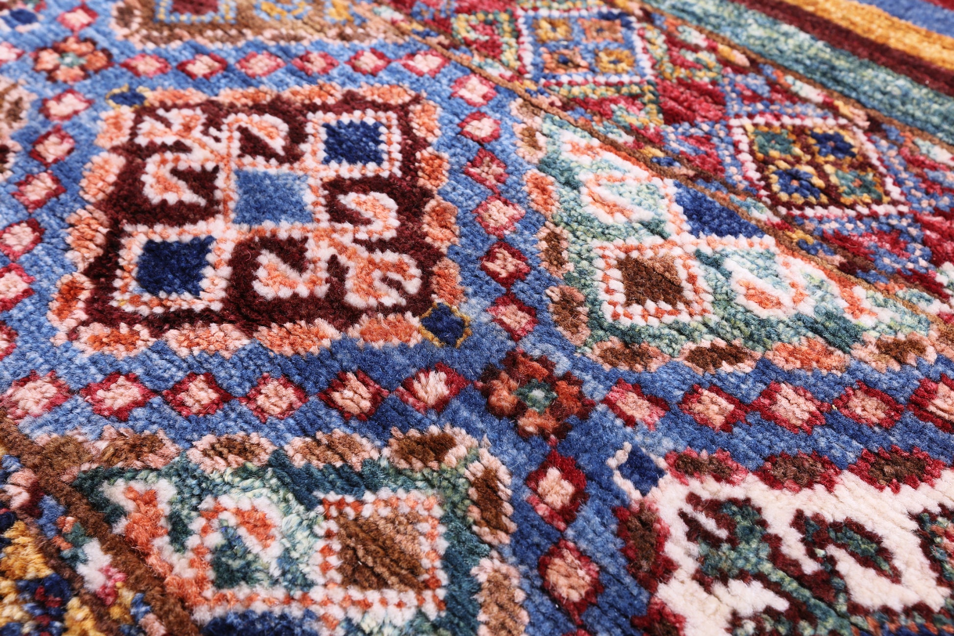 Khorjin Persian Gabbeh Hand Knotted Wool Rug - 3' 5" X 5' 4" - Golden Nile