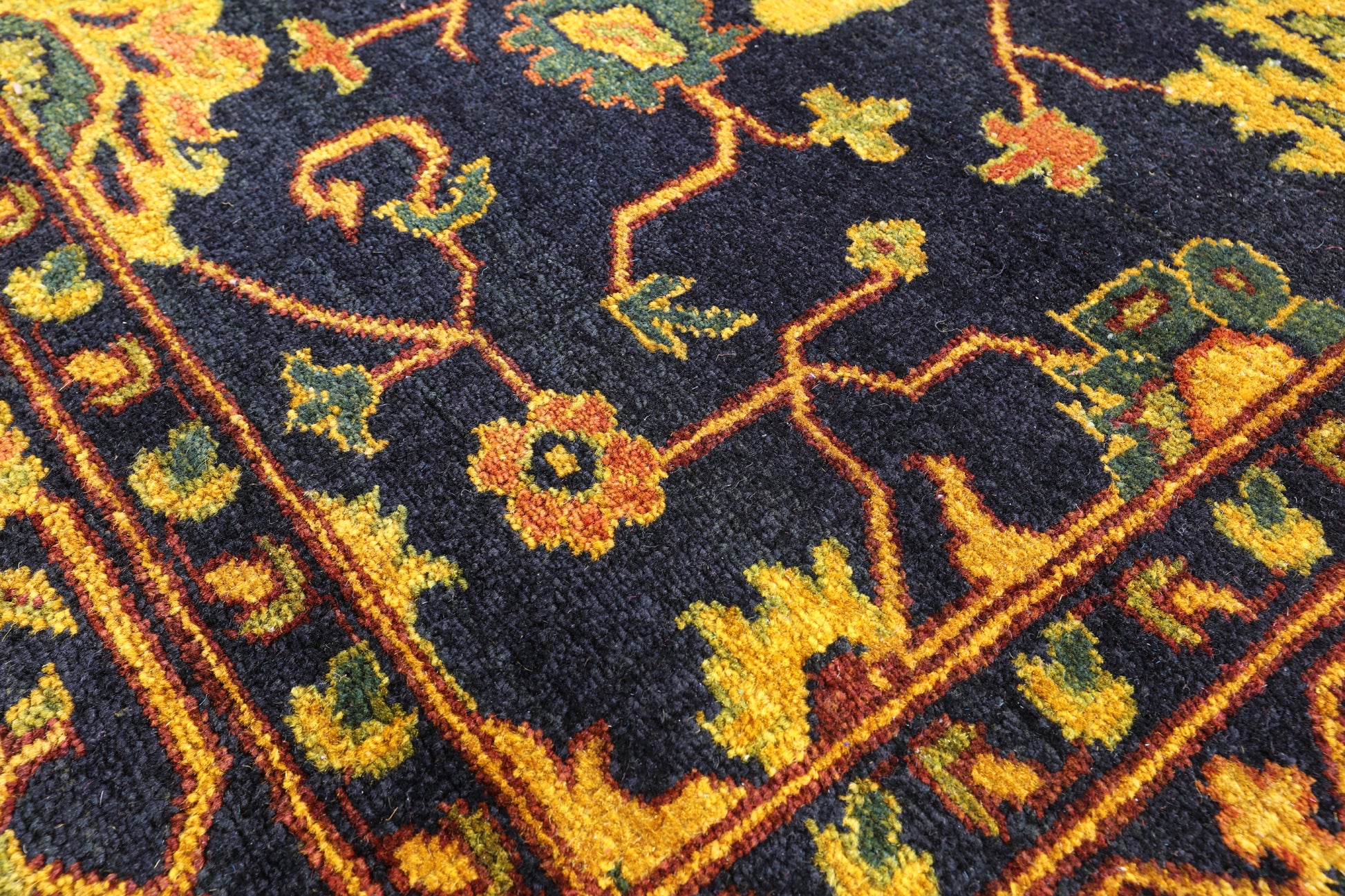 Heriz Serapi Hand Knotted Wool Rug - 6' 7" X 9' 6" - Golden Nile