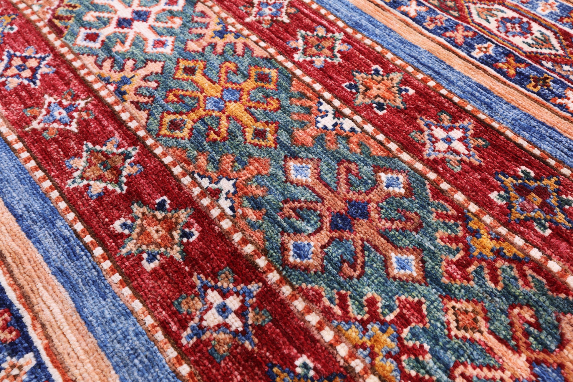 Khorjin Persian Gabbeh Hand Knotted Wool Rug - 7' 0" X 9' 11" - Golden Nile
