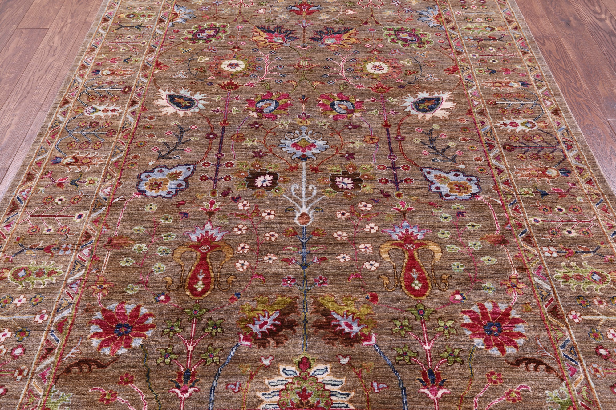 Peshawar Hand Knotted Wool Rug - 5' 9" X 8' 5" - Golden Nile