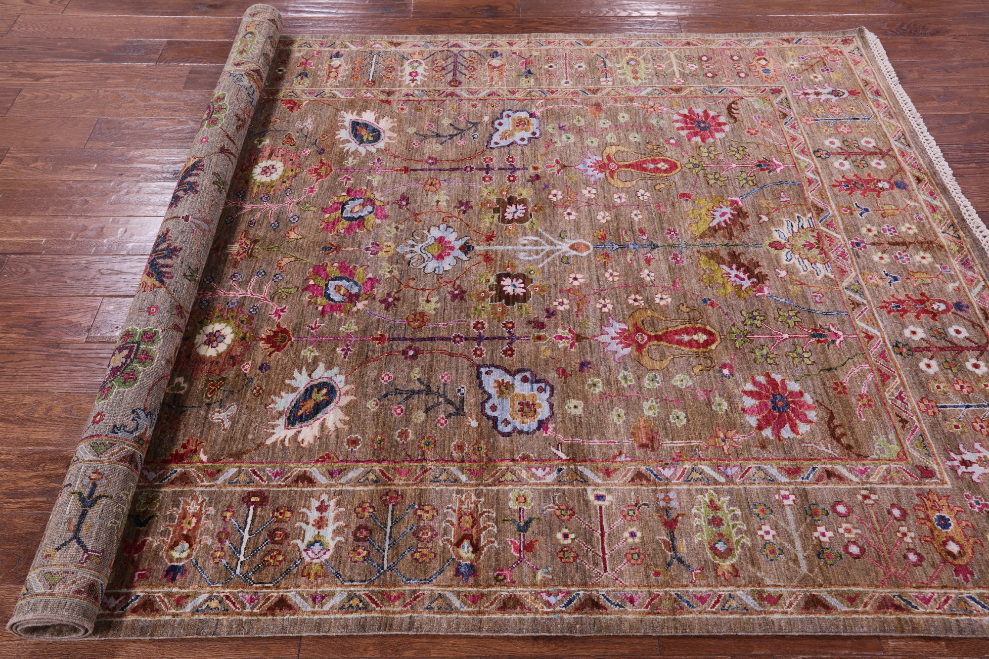 Peshawar Hand Knotted Wool Rug - 5' 9" X 8' 5" - Golden Nile