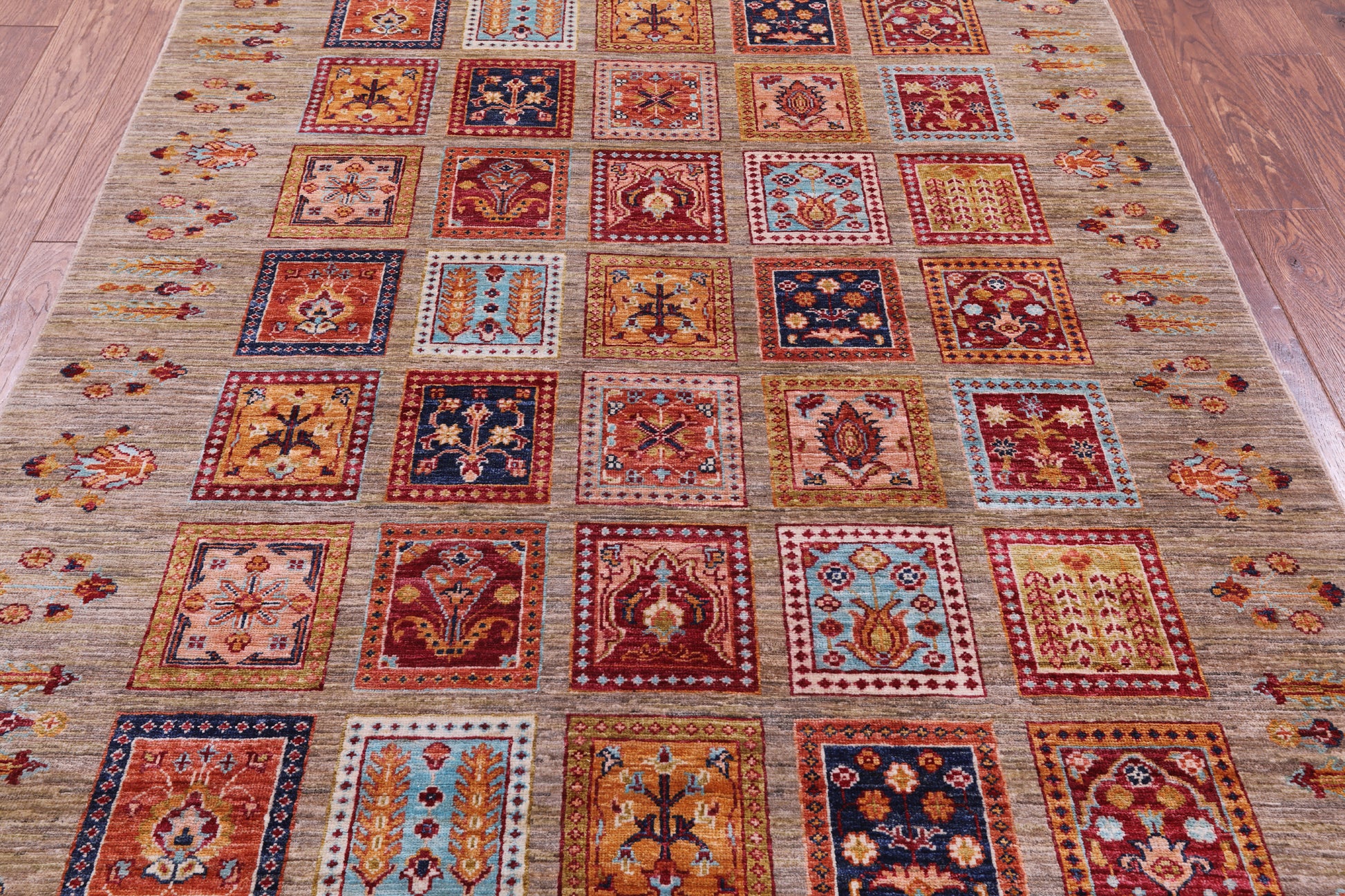 Garden Design Persian Hand Knotted Wool Rug - 5' 1" X 6' 10" - Golden Nile