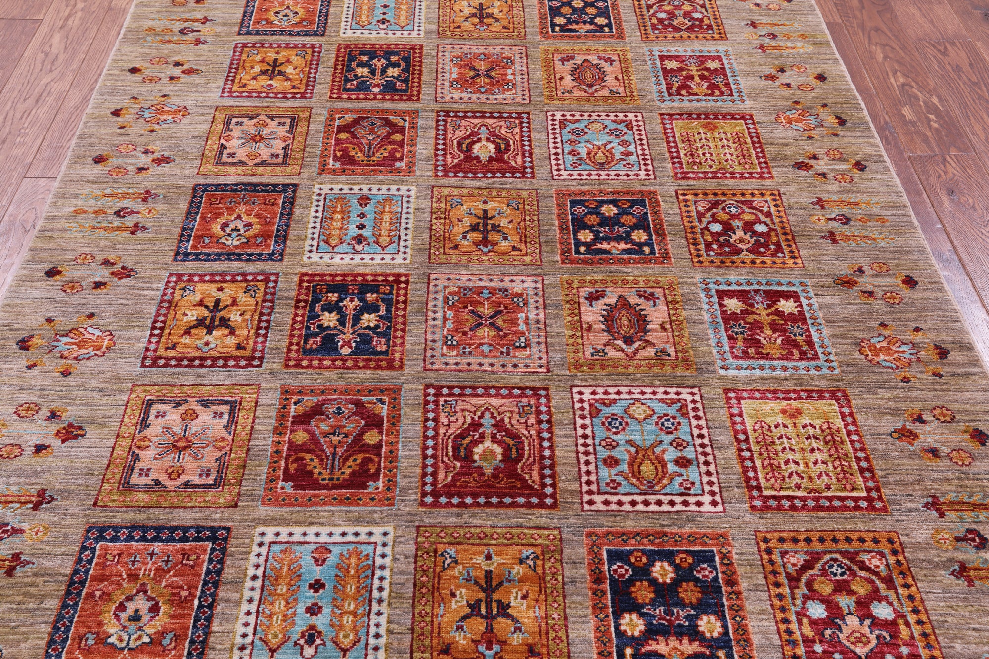 Garden Design Persian Hand Knotted Wool Rug - 5' 1" X 6' 10" - Golden Nile