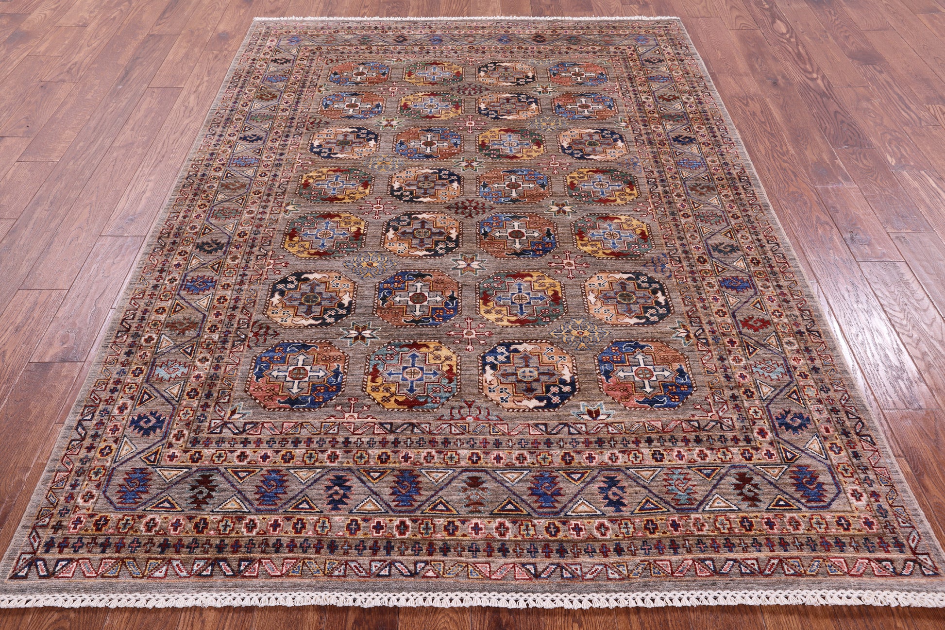 Turkmen Ersari Hand Knotted Wool Rug - 5' 9" X 7' 10" - Golden Nile