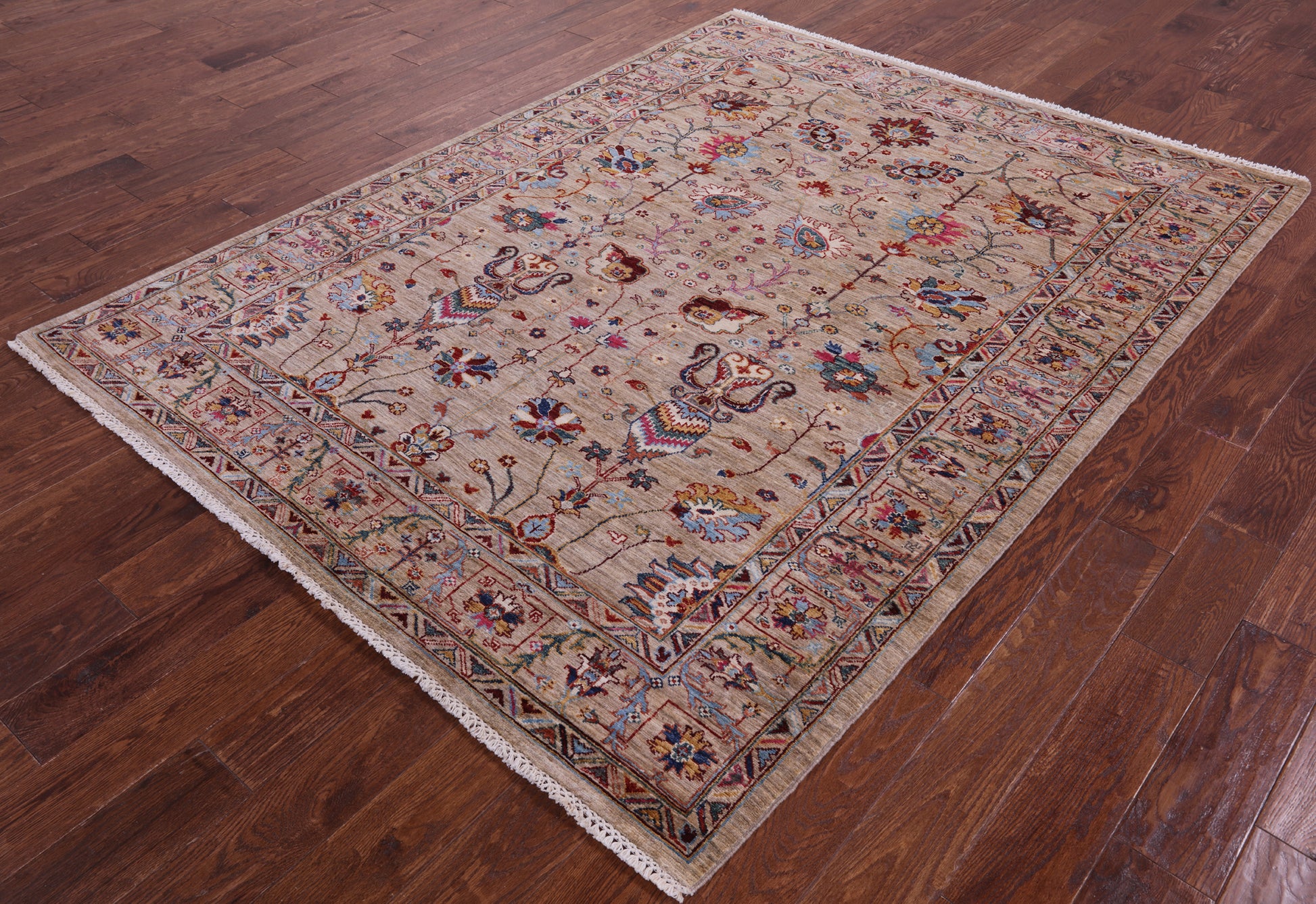 Peshawar Hand Knotted Wool Rug - 5' 10" X 7' 7" - Golden Nile