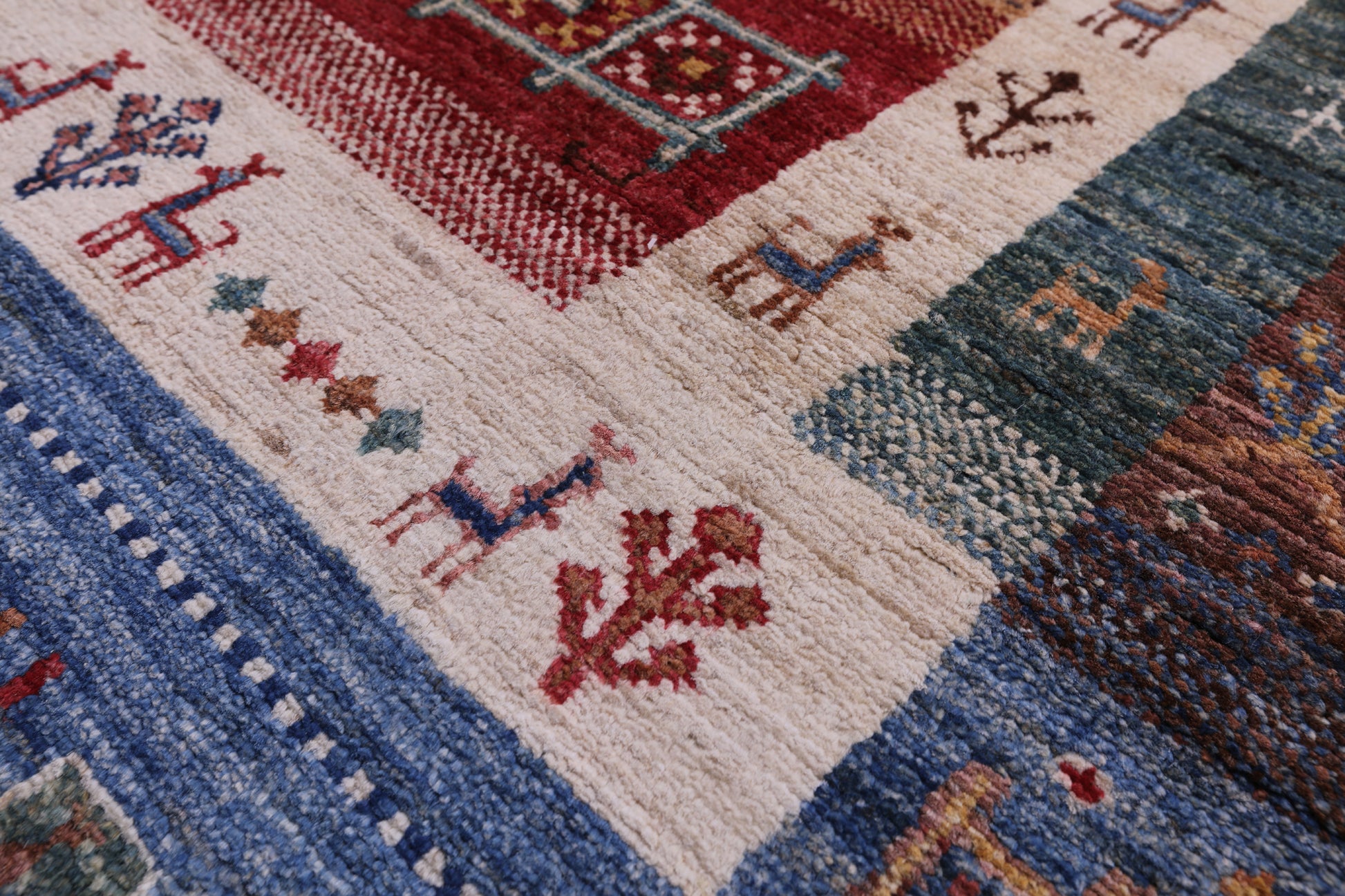 Tribal Persian Gabbeh Hand Knotted Wool Rug - 3' 4" X 5' 0" - Golden Nile