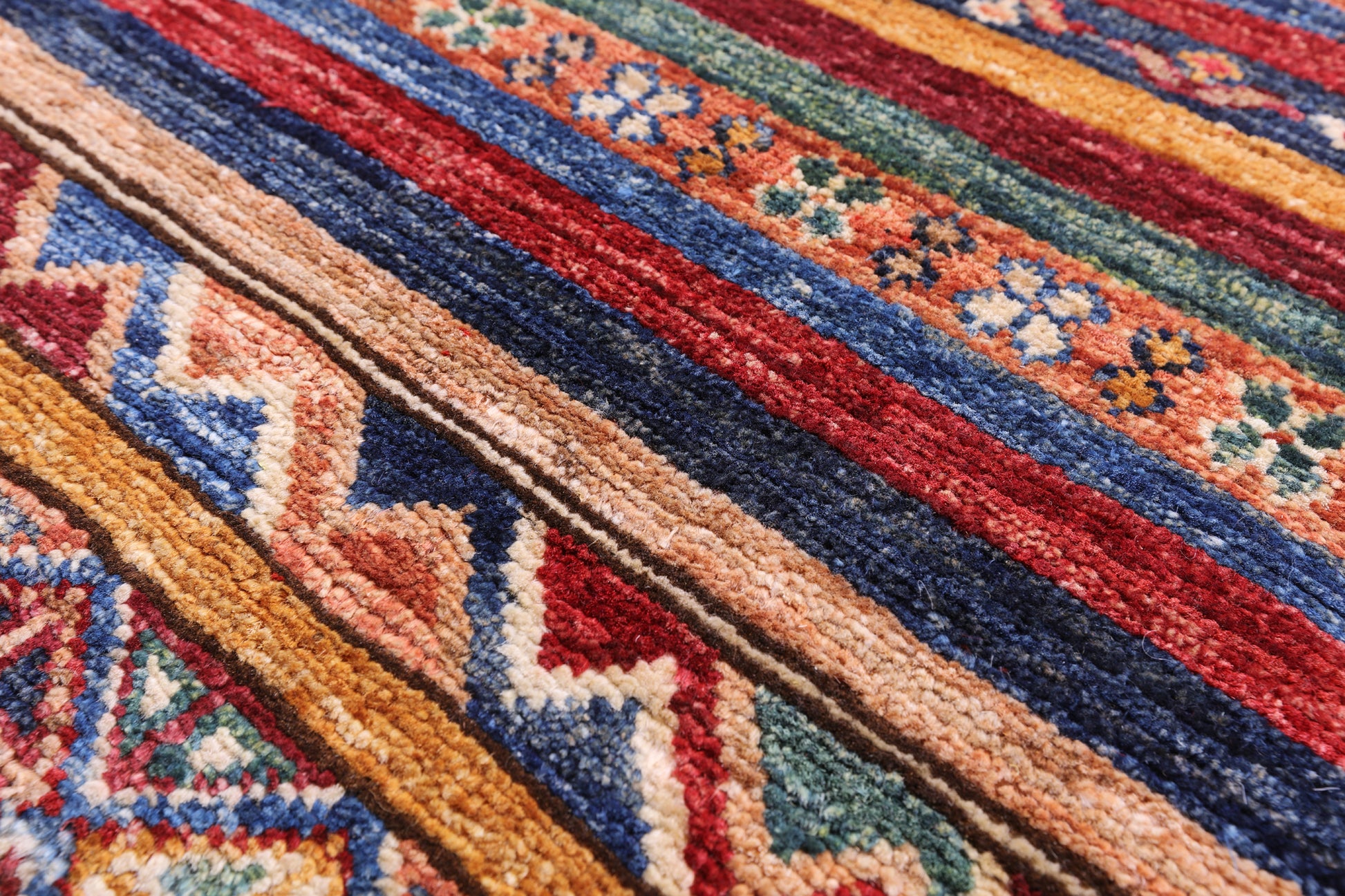 Khorjin Persian Gabbeh Hand Knotted Wool Rug - 2' 8" X 4' 0" - Golden Nile