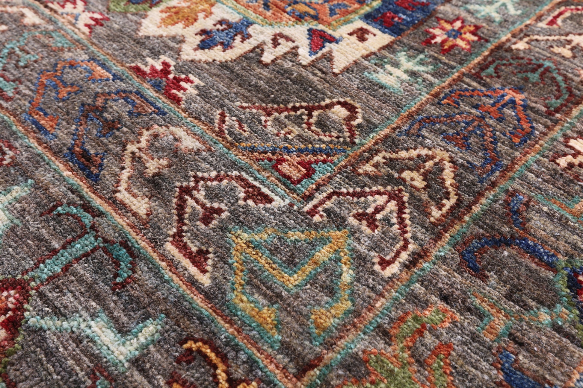 Turkmen Ersari Hand Knotted Wool Rug - 5' 9" X 8' 3" - Golden Nile