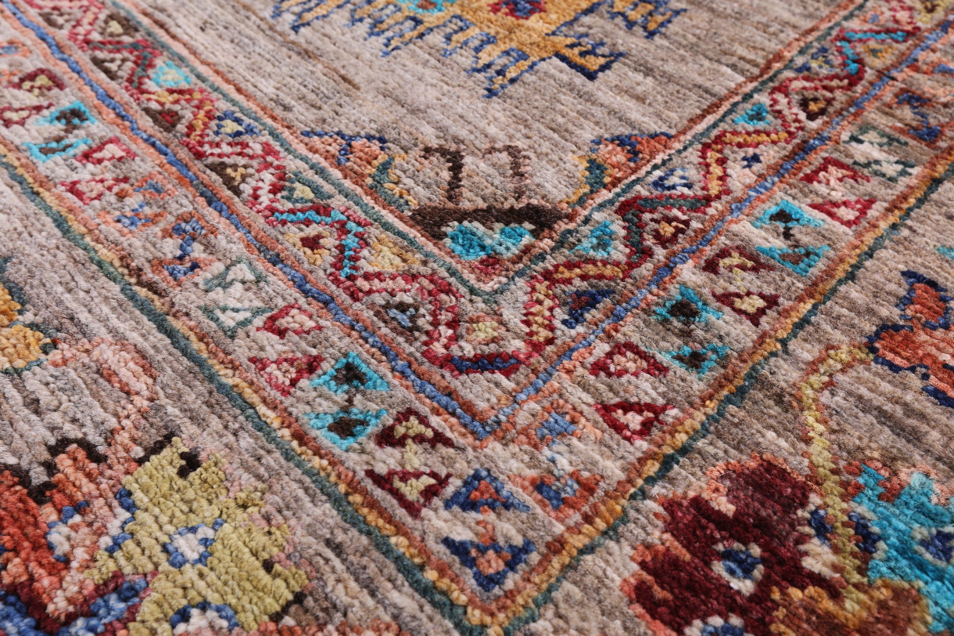 Turkmen Ersari Hand Knotted Wool Rug - 5' 8" X 7' 11" - Golden Nile