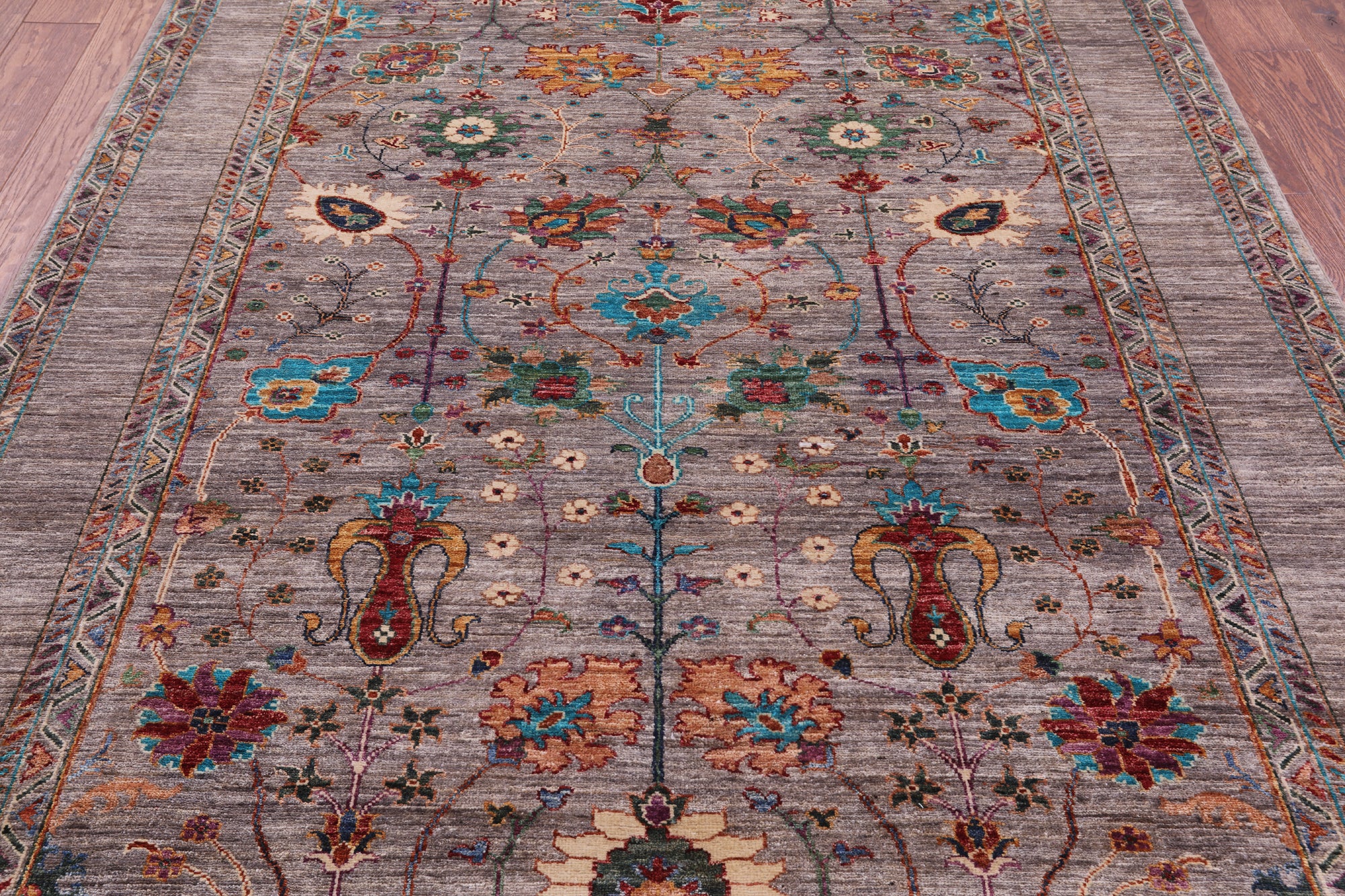 Peshawar Hand Knotted Wool Rug - 5' 10" X 7' 6" - Golden Nile