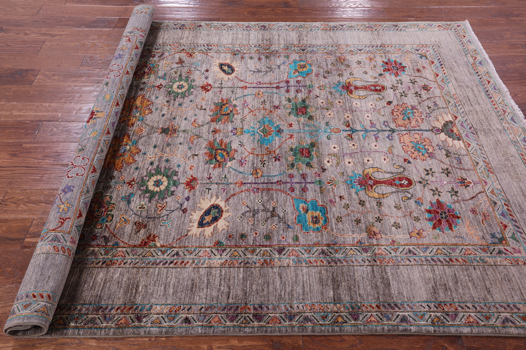 Peshawar Hand Knotted Wool Rug - 5' 10" X 7' 6" - Golden Nile