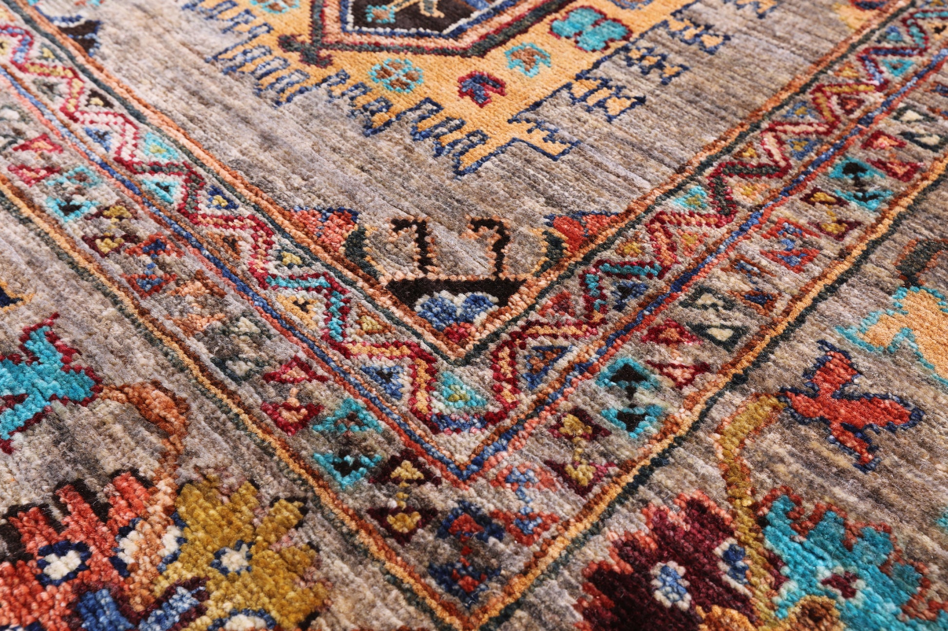 Turkmen Ersari Hand Knotted Wool Rug - 5' 7" X 8' 1" - Golden Nile
