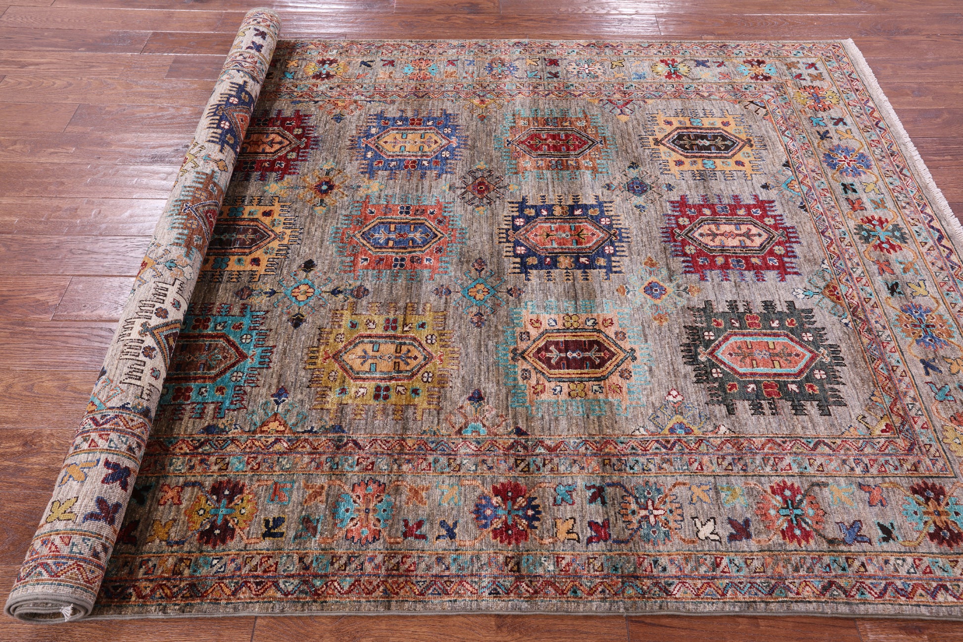 Turkmen Ersari Hand Knotted Wool Rug - 5' 7" X 8' 1" - Golden Nile