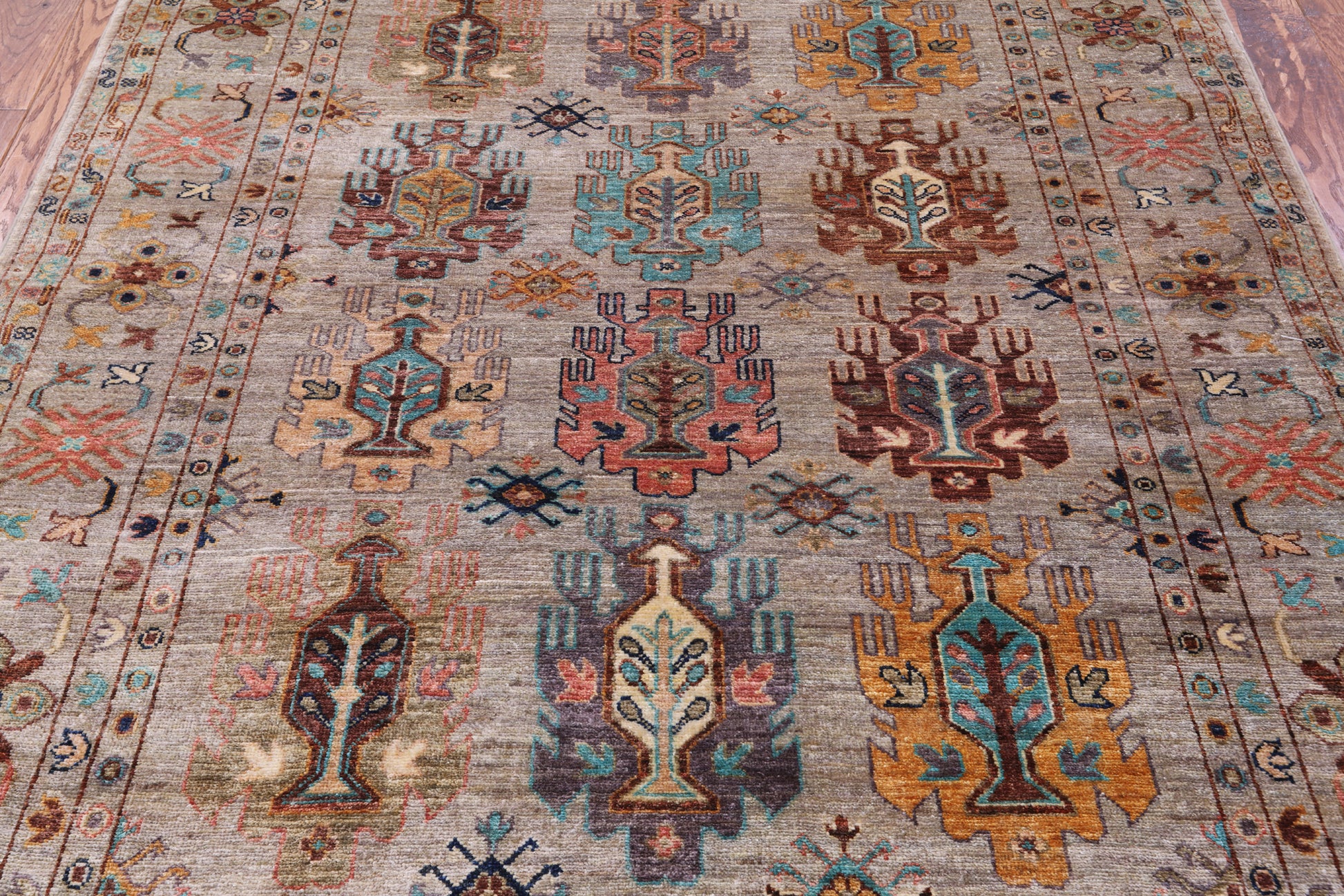 Persian Hand Knotted Wool Rug - 4' 11" X 6' 5" - Golden Nile