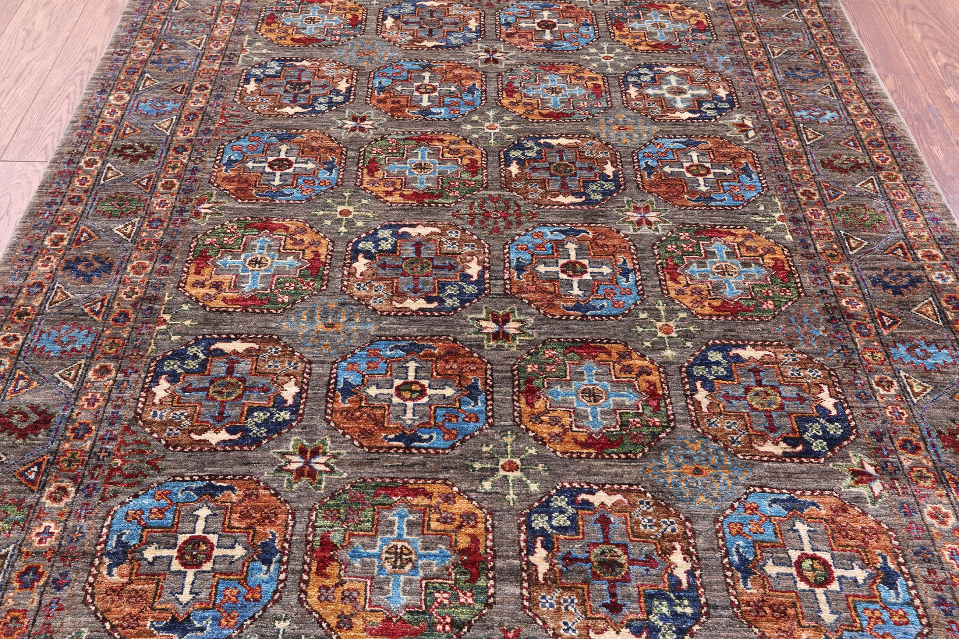 Turkmen Ersari Hand Knotted Wool Rug - 4' 11" X 6' 5" - Golden Nile