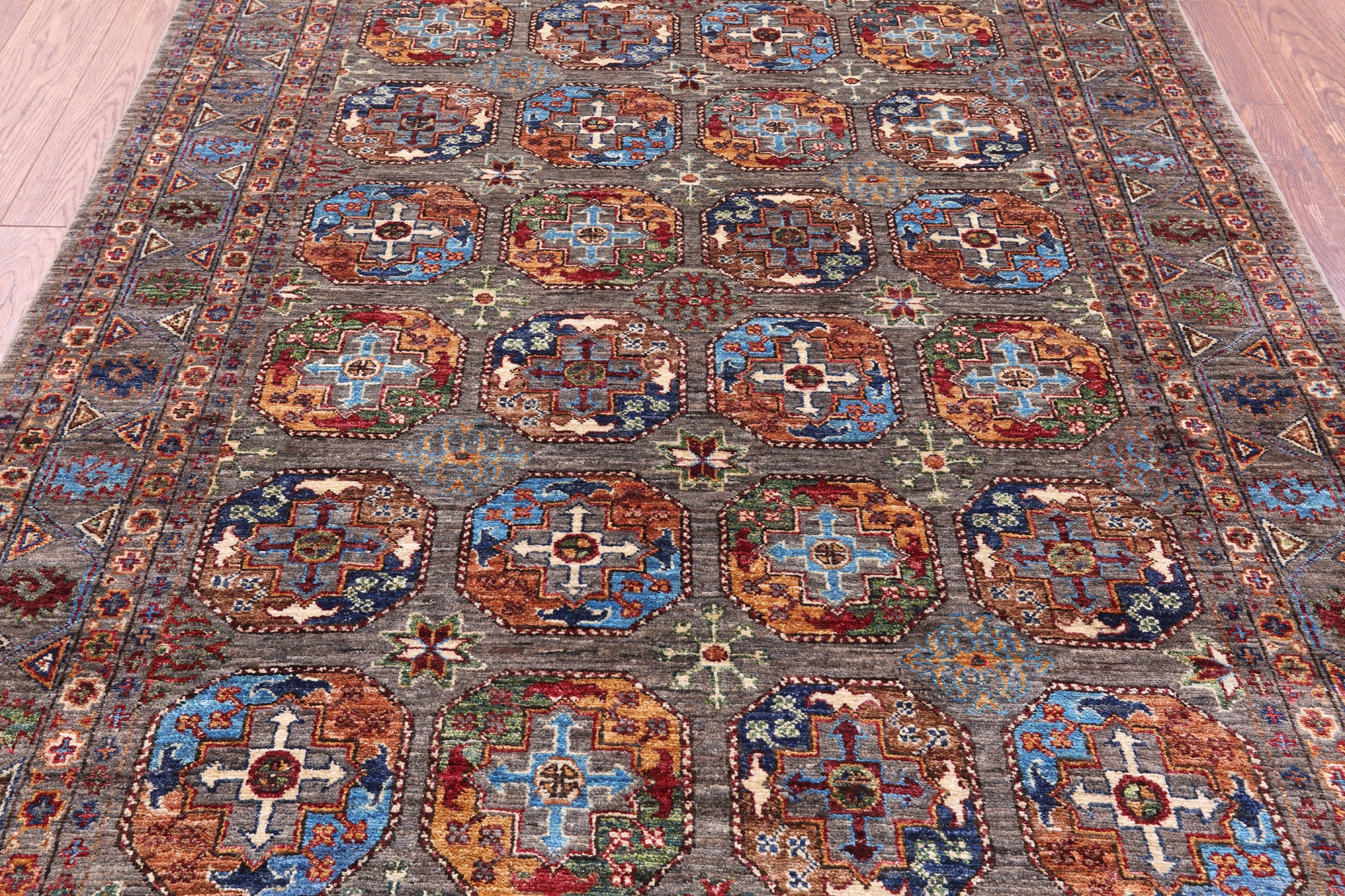 Turkmen Ersari Hand Knotted Wool Rug - 4' 11" X 6' 5" - Golden Nile