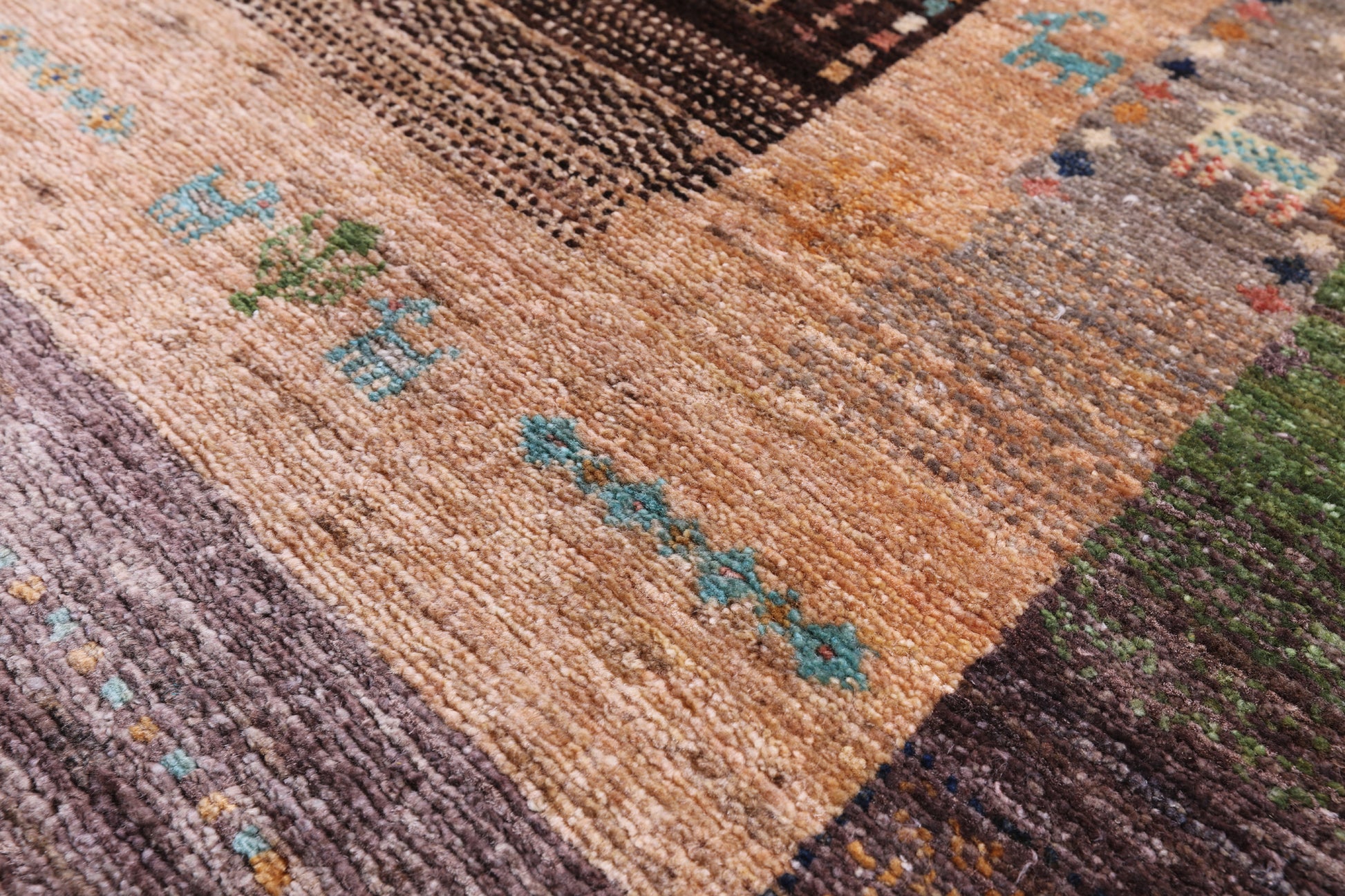 Tribal Persian Gabbeh Hand Knotted Wool Rug - 5' 1" X 6' 11" - Golden Nile
