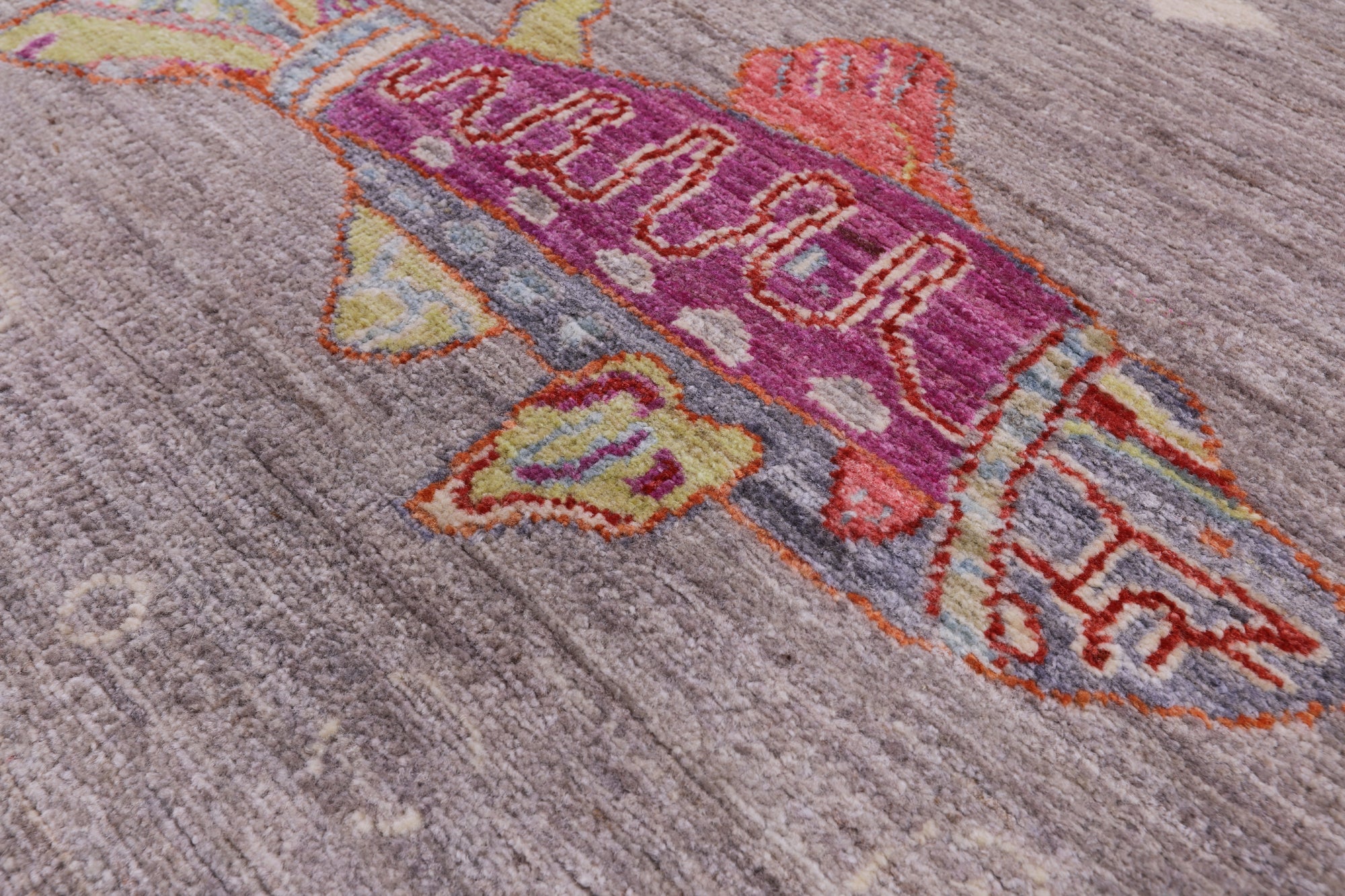 Grey Fish Design Persian Gabbeh Hand Knotted Wool Rug - 4' 1" X 5' 10" - Golden Nile