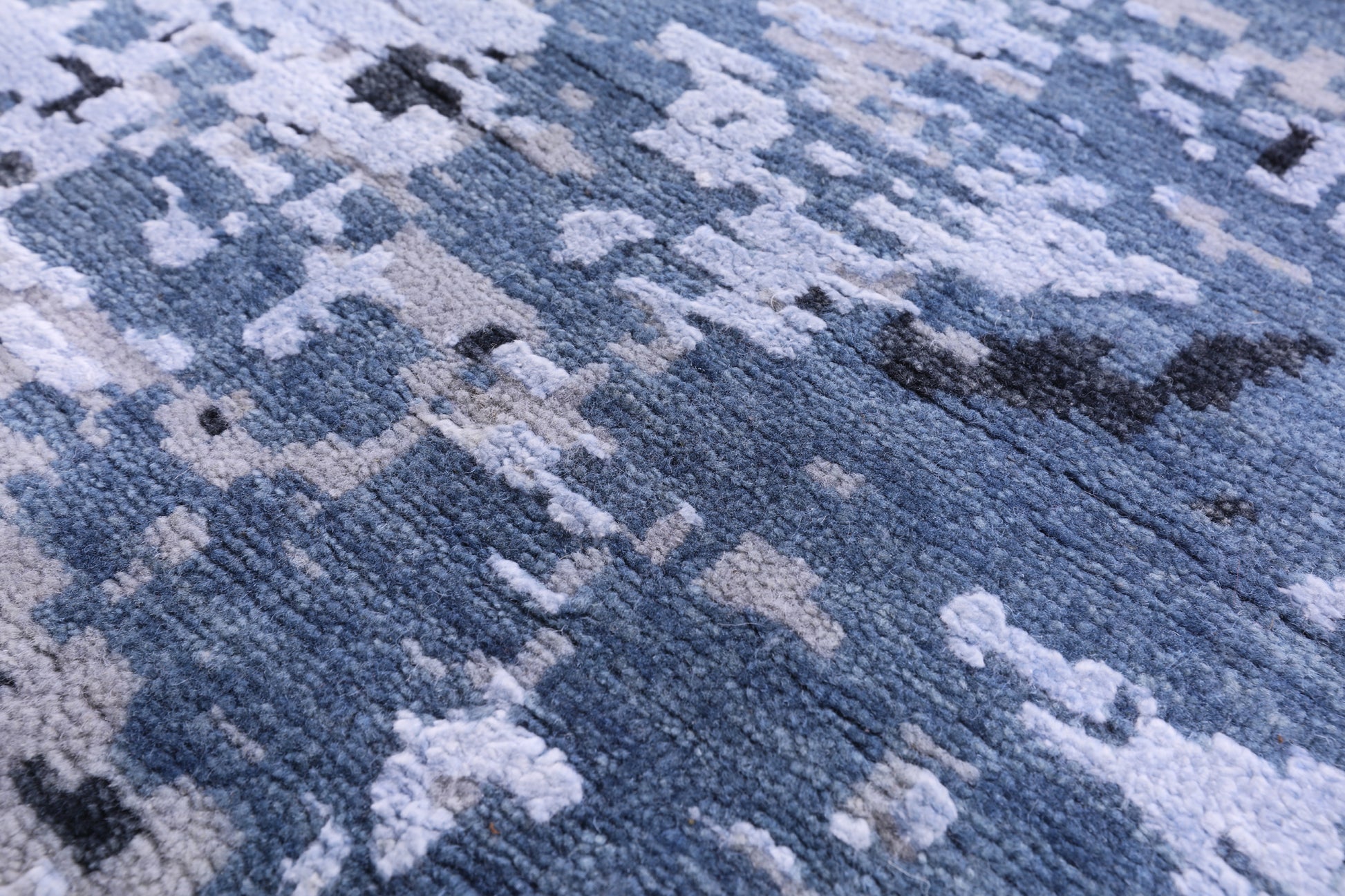 Abstract Contemporary Hand Knotted Wool & Silk Rug - 7' 1" X 10' 2" - Golden Nile