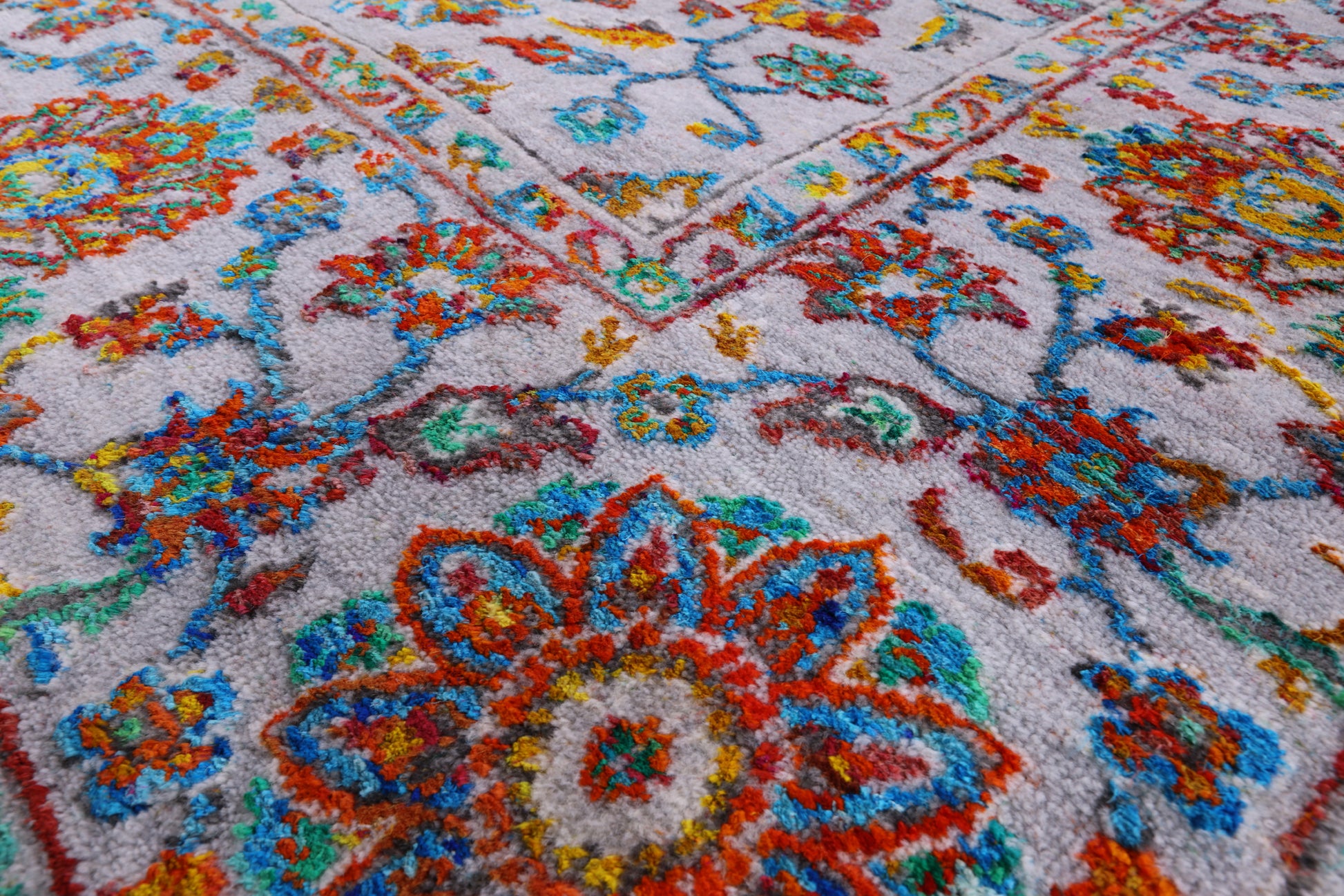 Grey Persian Hand Knotted Wool & Silk Rug - 6' 3" X 9' 1" - Golden Nile