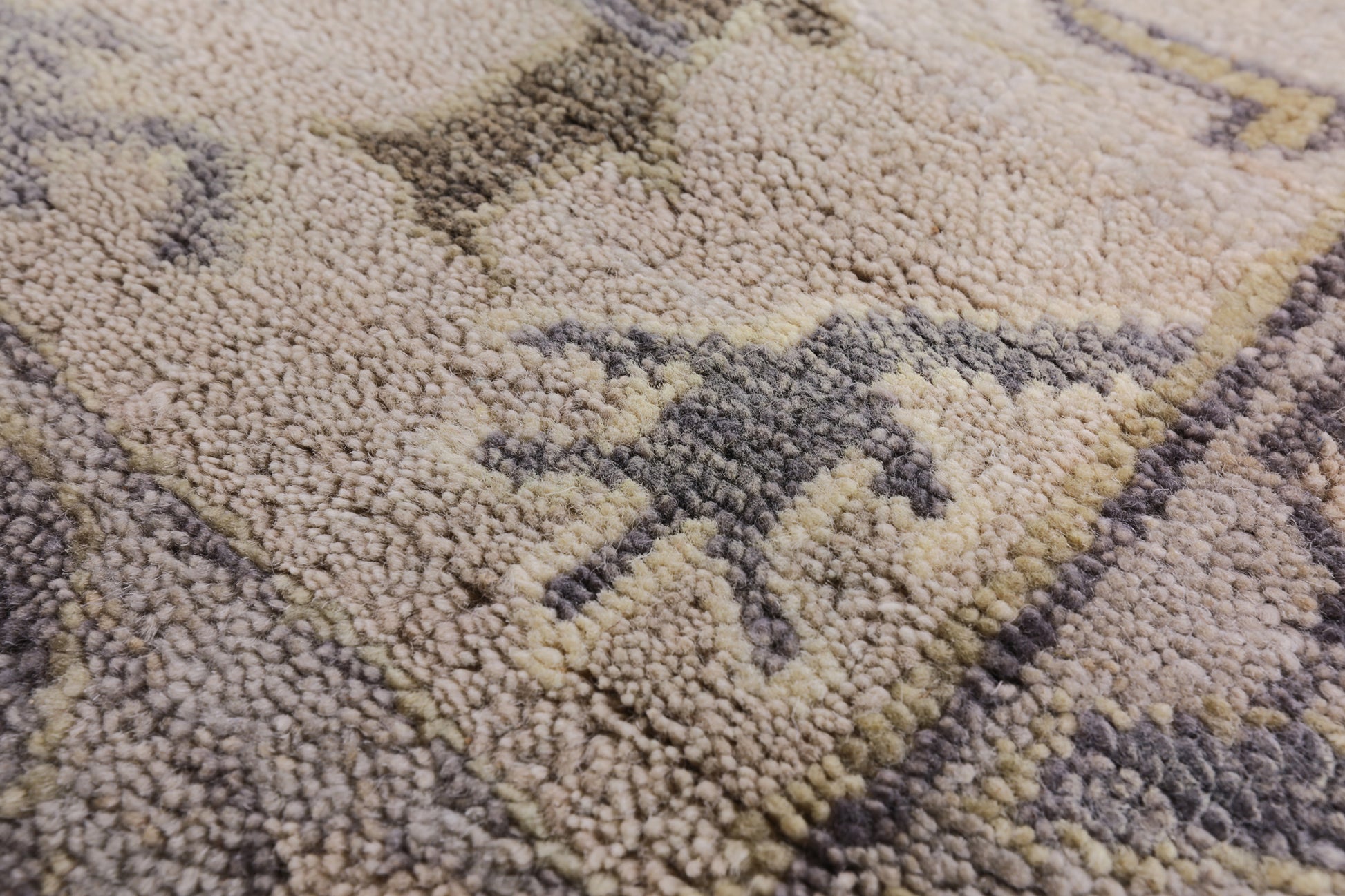 Ivory Turkish Oushak Handmade Wool Area Rug - 8' 2" X 9' 11" - Golden Nile