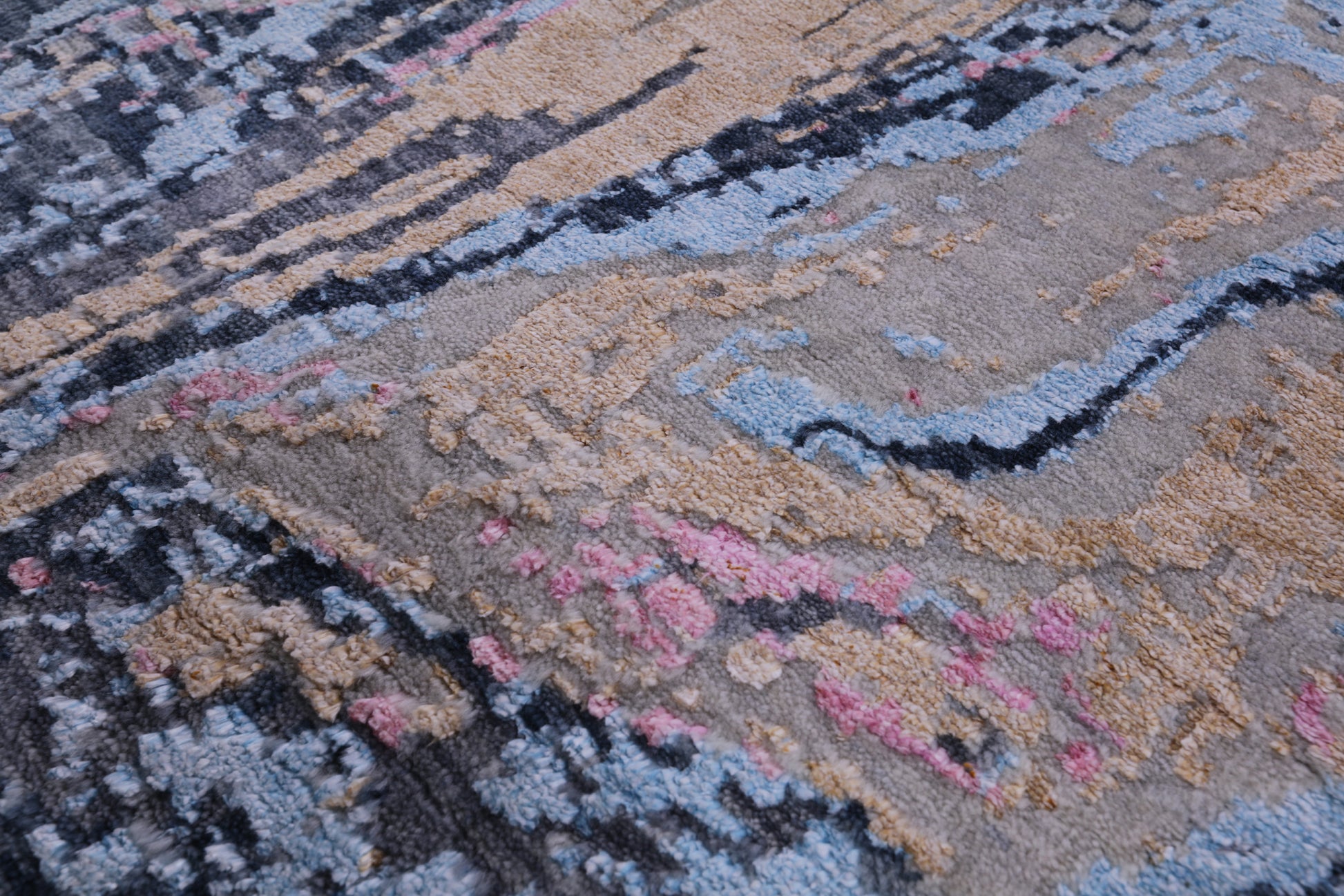 Abstract Modern Hand Knotted Wool & Silk Rug - 7' 11" X 10' 1" - Golden Nile