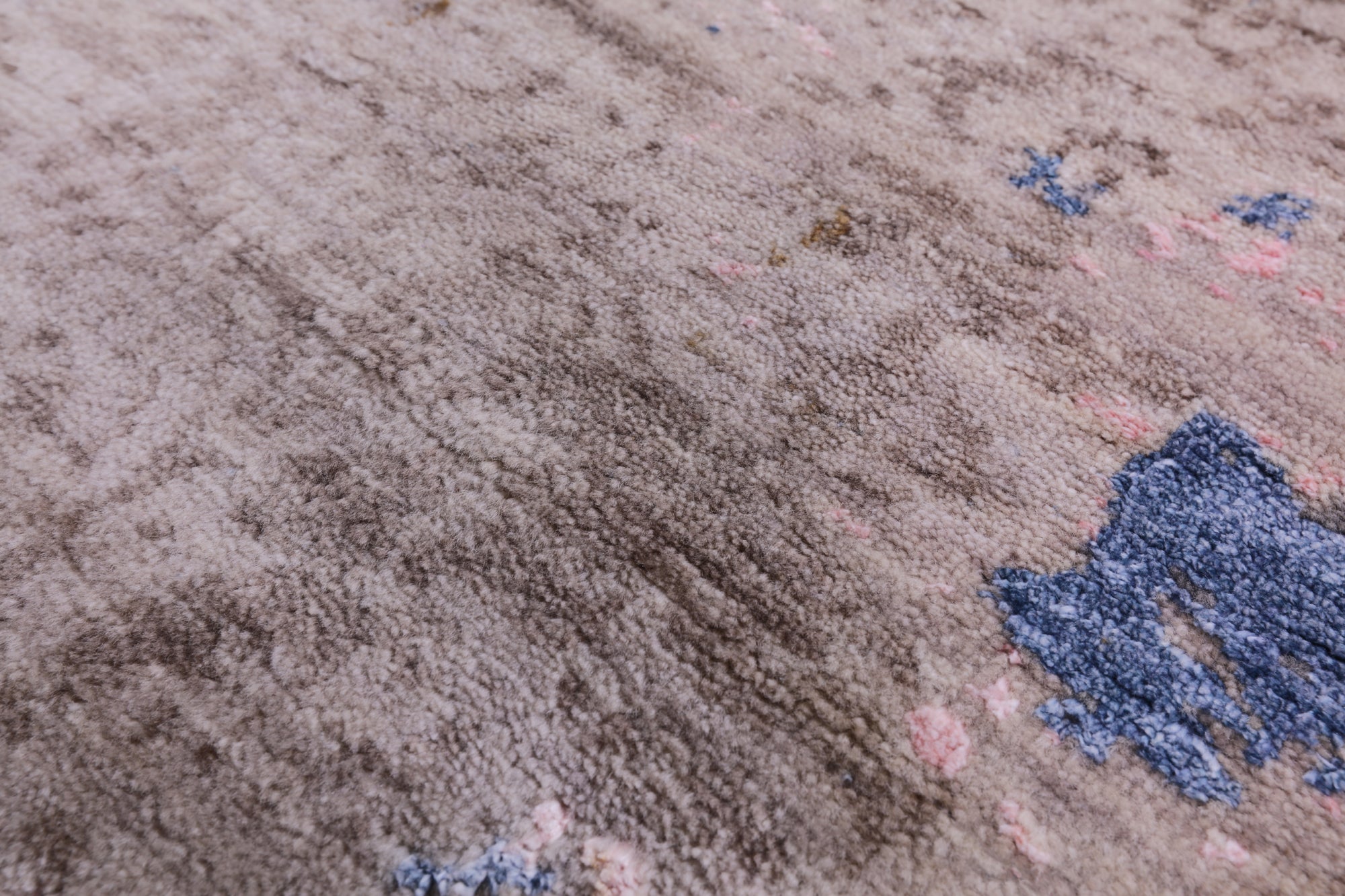 Abstract Modern Hand Knotted Wool & Silk Rug - 9' 0" X 12' 2" - Golden Nile
