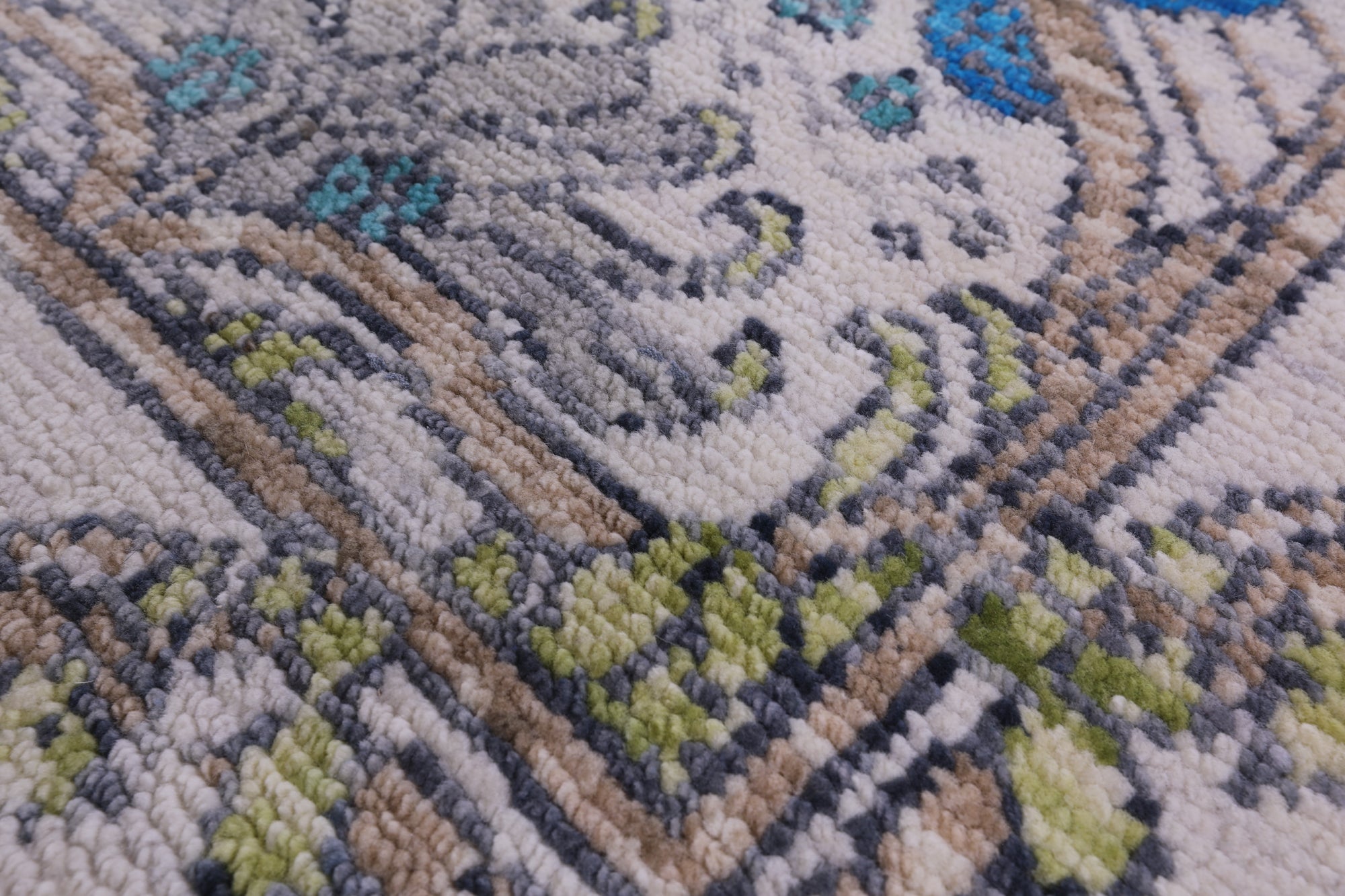 Ivory William Morris Hand Knotted Wool Runner Rug - 2' 6" X 9' 11" - Golden Nile