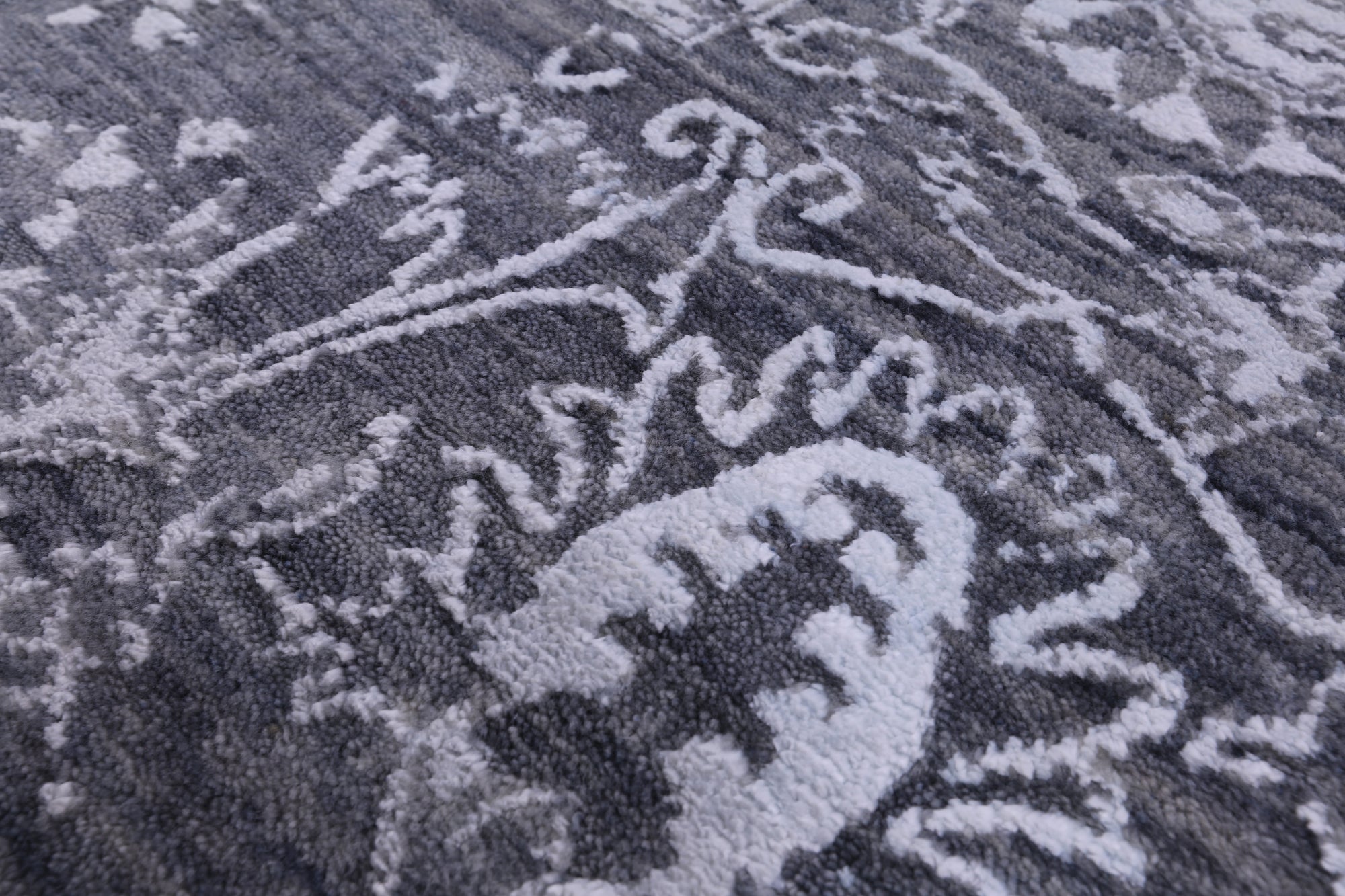 Grey Persian Handmade Wool & Silk Rug - 8' 0" X 10' 0" - Golden Nile