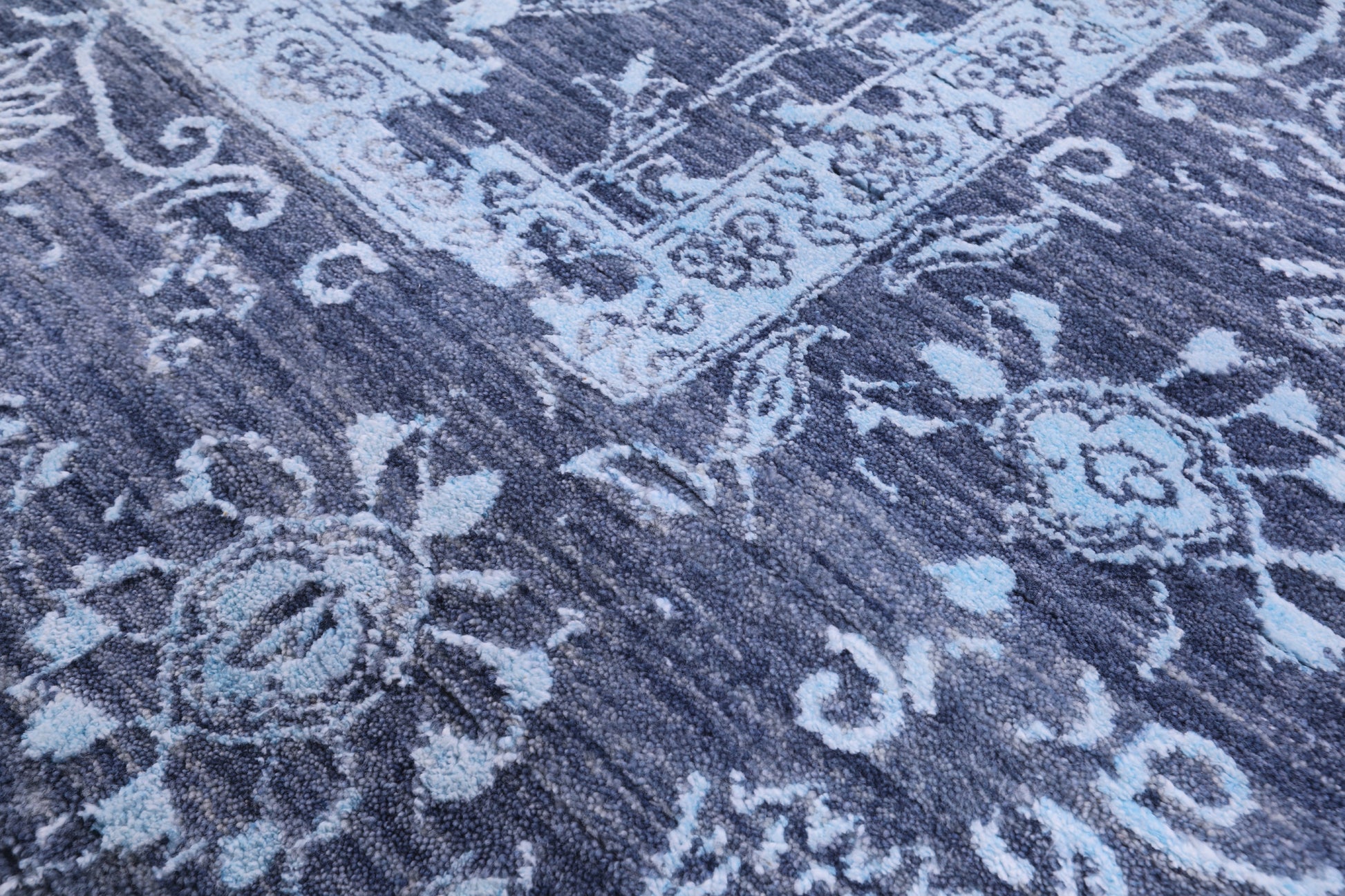 Grey Persian Hand Knotted Wool & Silk Rug - 8' 11" X 12' 3" - Golden Nile