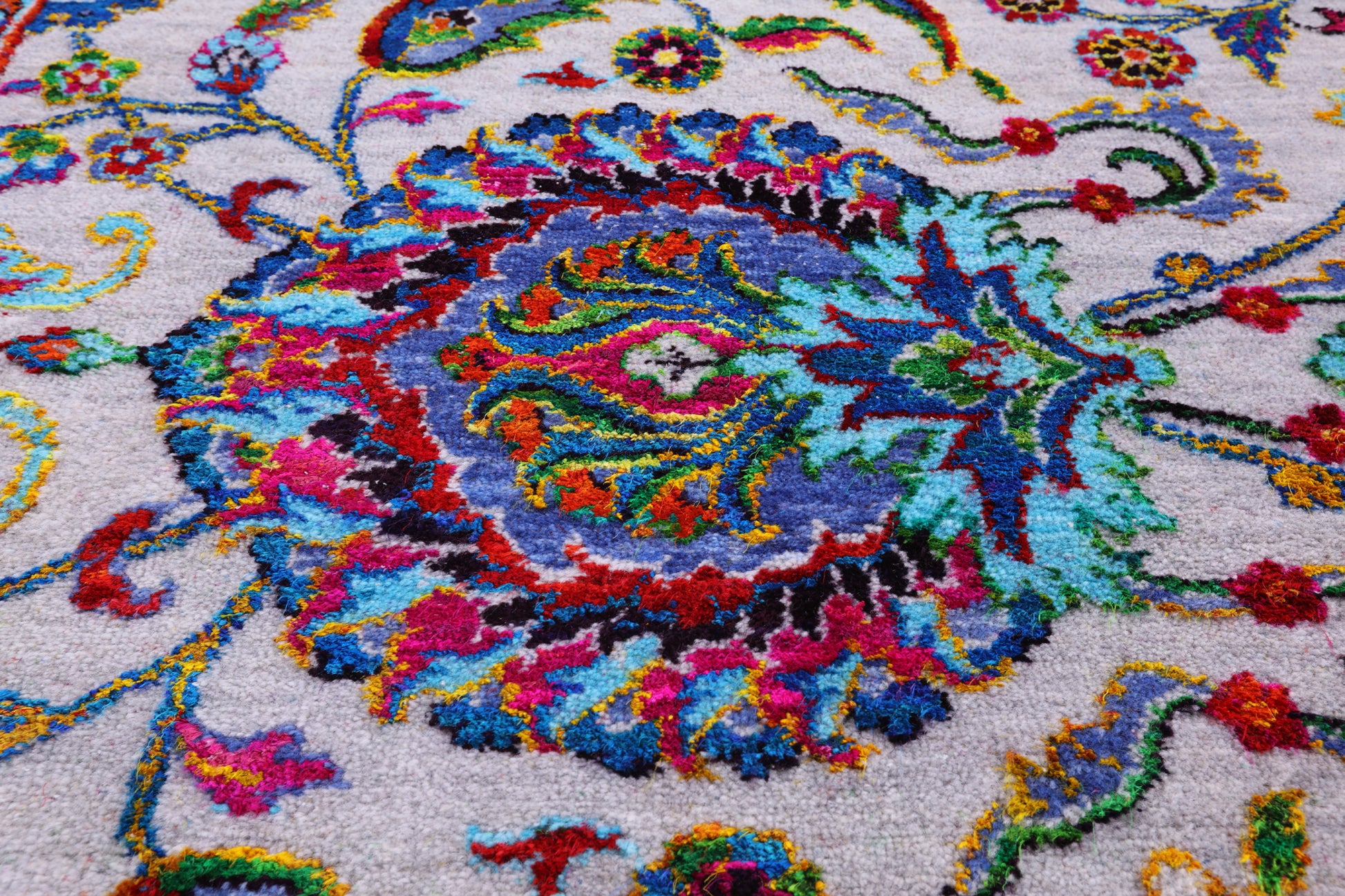 Grey Persian Hand Knotted Wool & Silk Rug - 8' 2" X 10' 0" - Golden Nile