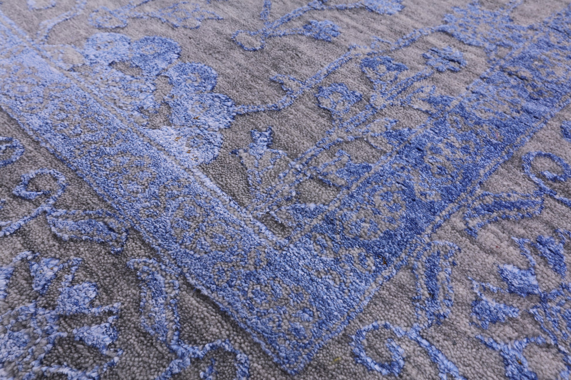 Grey Persian Hand Knotted Wool & Silk Rug - 8' 2" X 10' 0" - Golden Nile