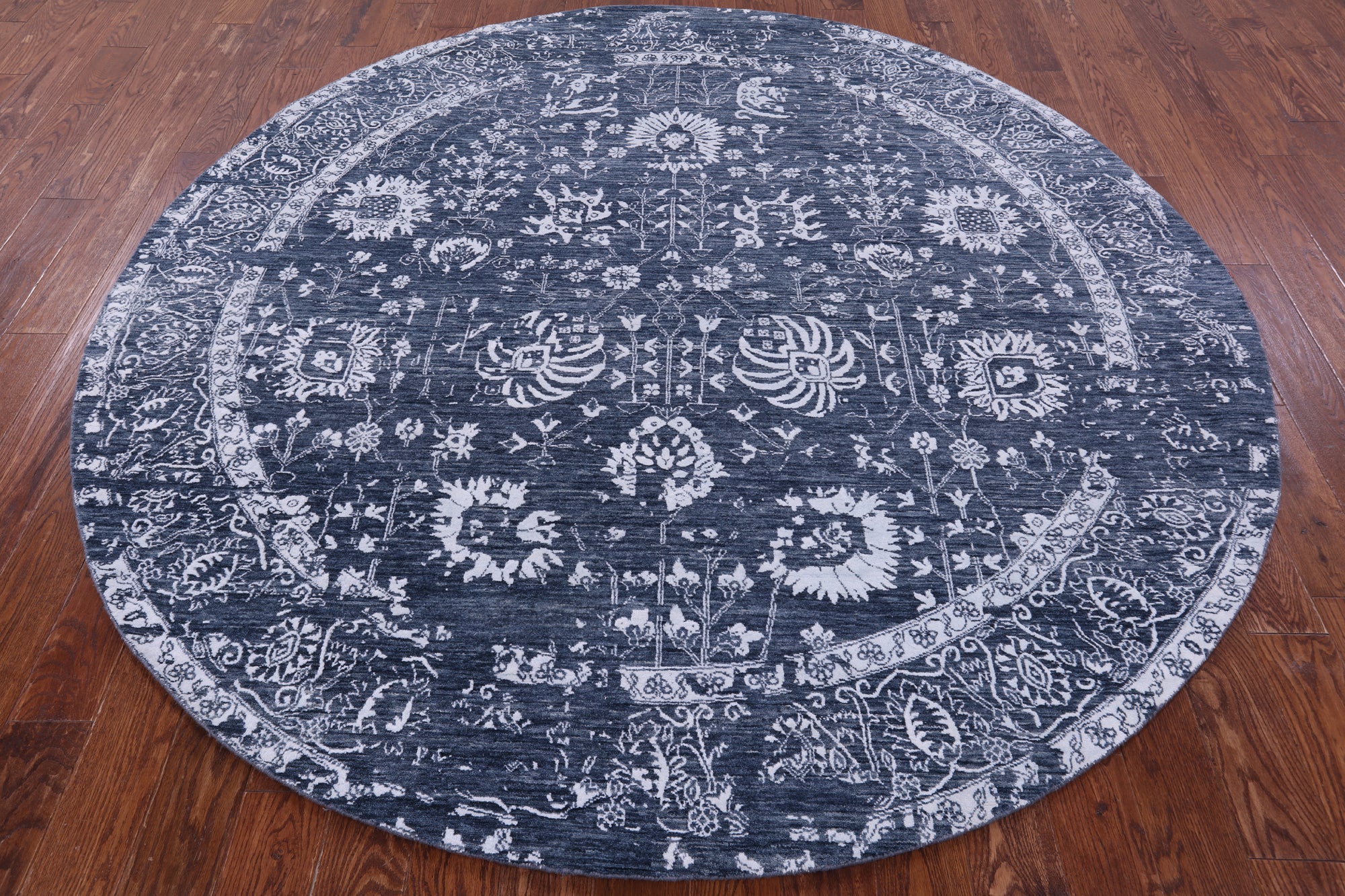 Grey Round Persian Hand Knotted Wool & Silk Rug - 7' 11" X 7' 11" - Golden Nile