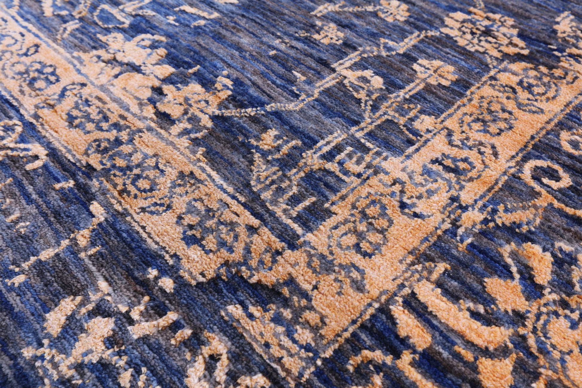 Grey Persian Handmade Wool & Silk Rug - 8' 1" X 10' 1" - Golden Nile