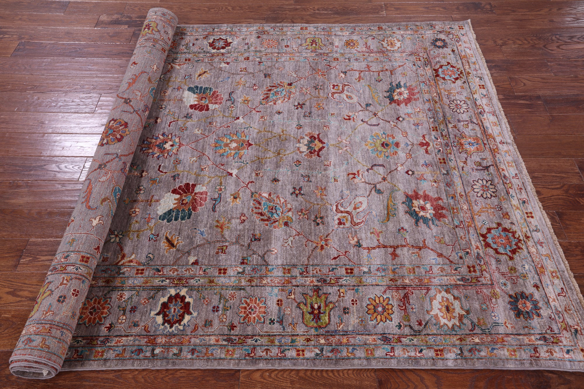Peshawar Hand Knotted Wool Rug - 5' 9" X 8' 1" - Golden Nile