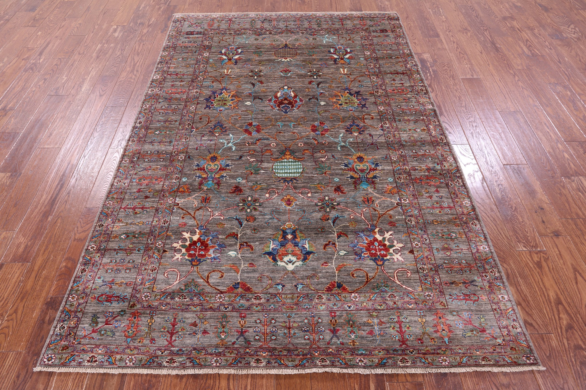 Peshawar Hand Knotted Wool Rug - 5' 8" X 8' 4" - Golden Nile