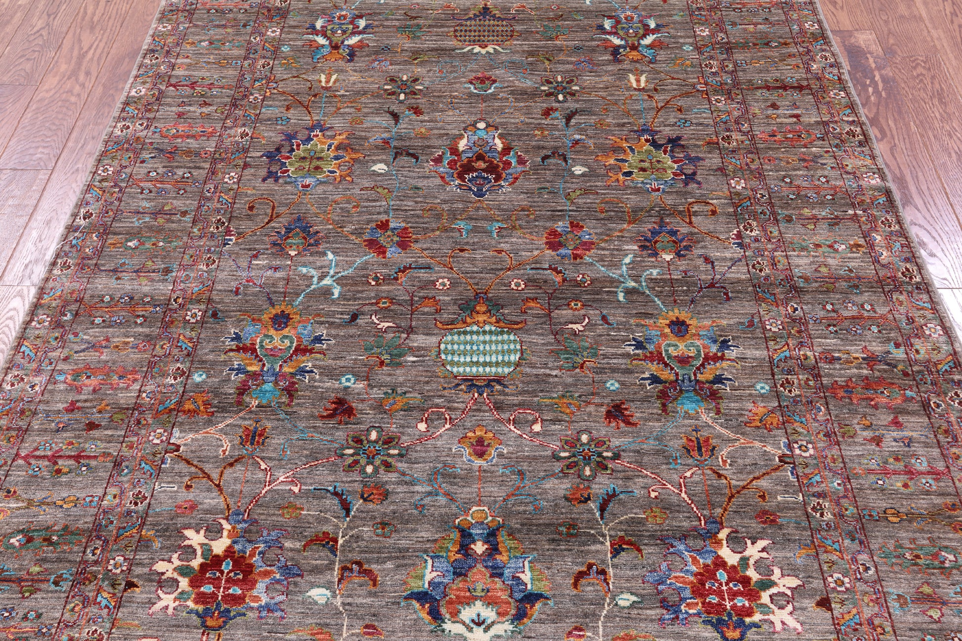 Peshawar Hand Knotted Wool Rug - 5' 8" X 8' 4" - Golden Nile