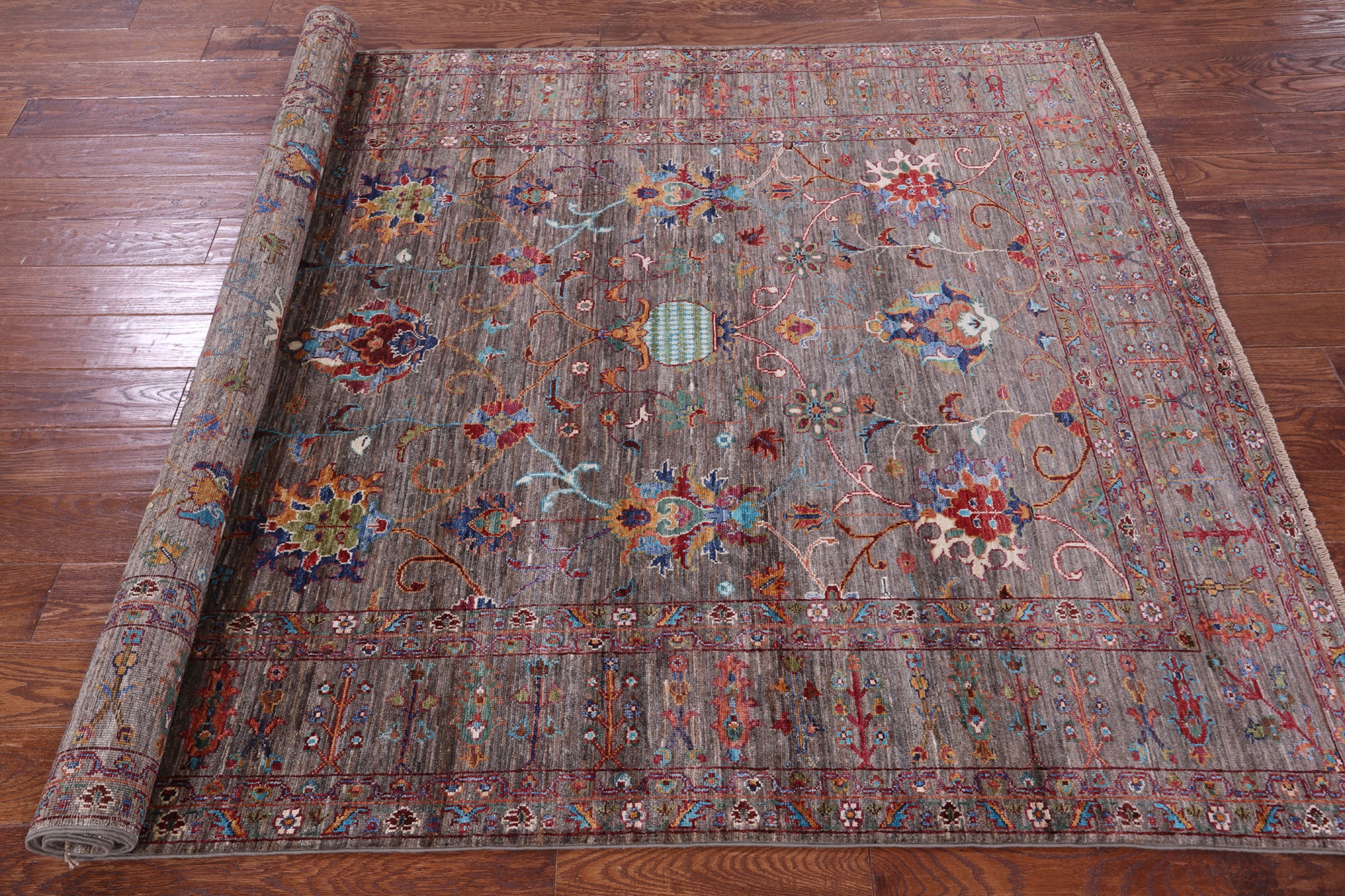 Peshawar Hand Knotted Wool Rug - 5' 8" X 8' 4" - Golden Nile