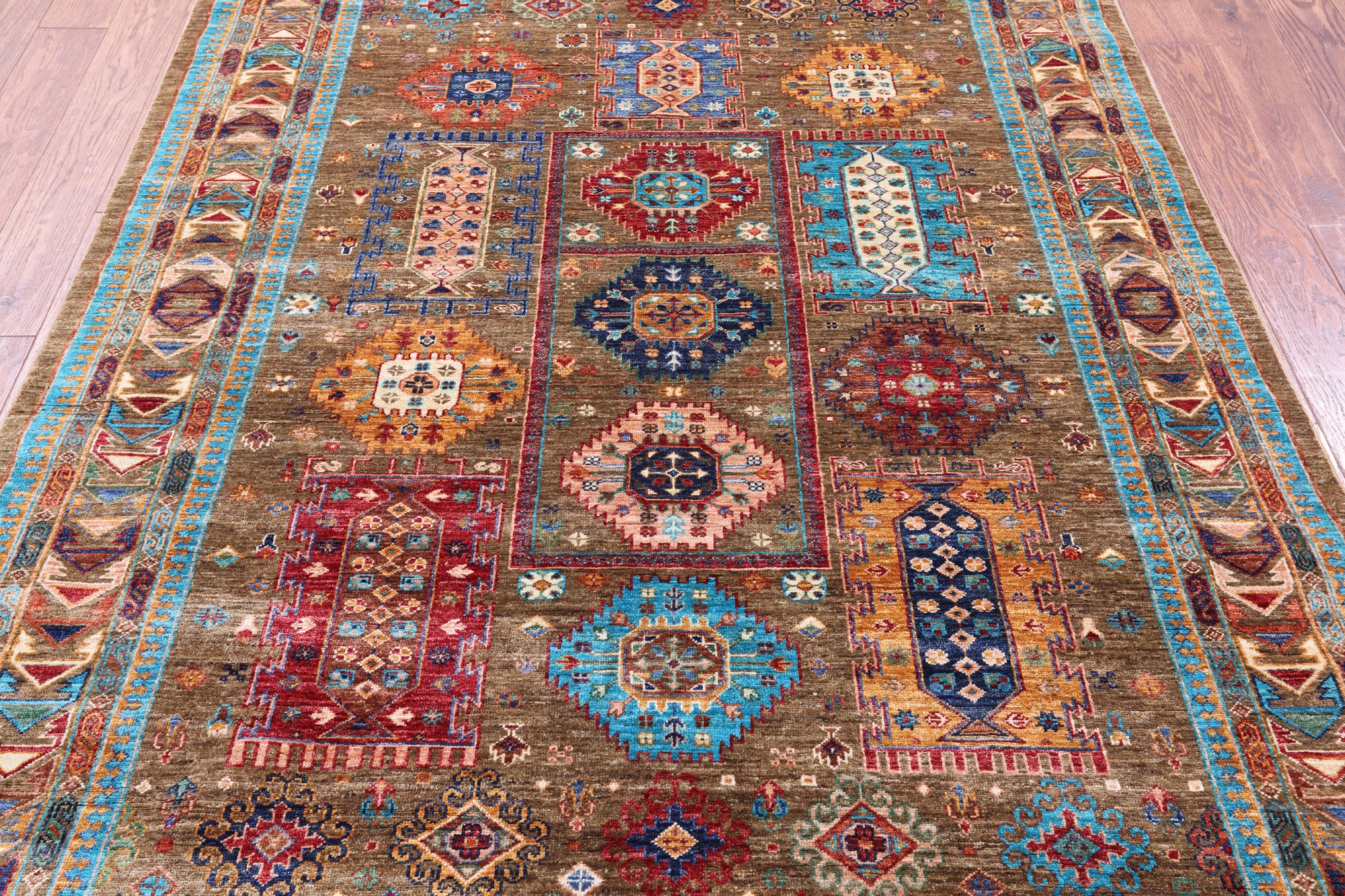Turkmen Ersari Hand Knotted Wool Rug - 5' 9" X 7' 10" - Golden Nile