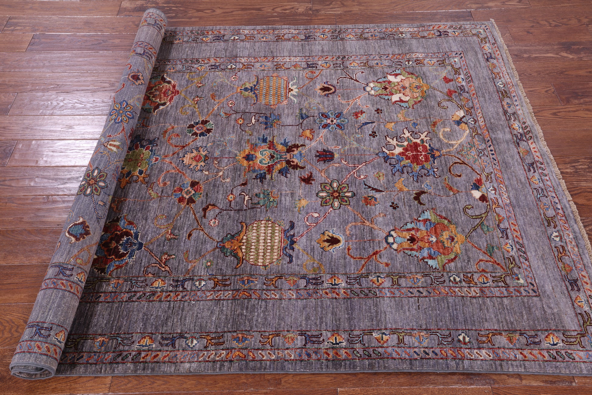 Peshawar Hand Knotted Wool Rug - 5' 0" X 6' 7" - Golden Nile