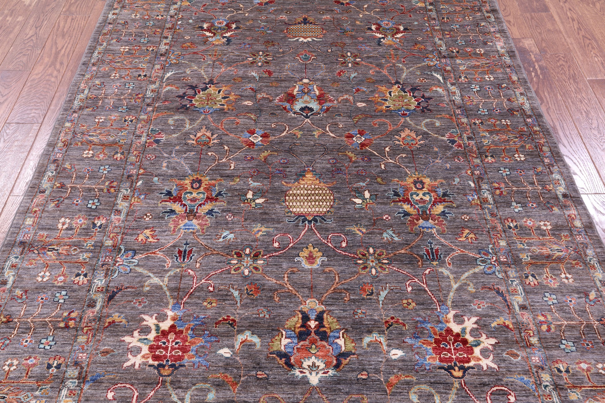 Peshawar Hand Knotted Wool Rug - 5' 9" X 8' 4" - Golden Nile