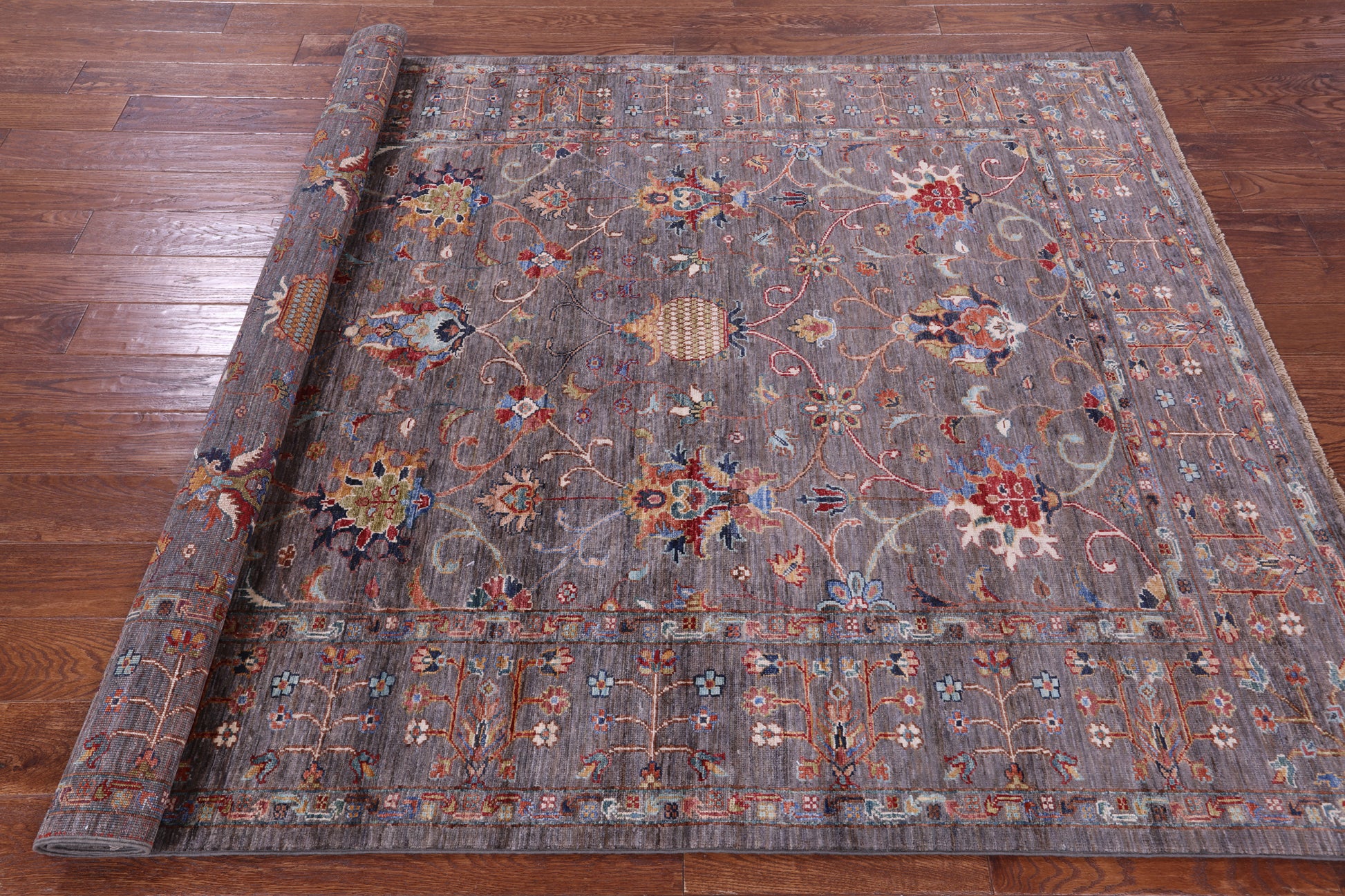 Peshawar Hand Knotted Wool Rug - 5' 9" X 8' 4" - Golden Nile