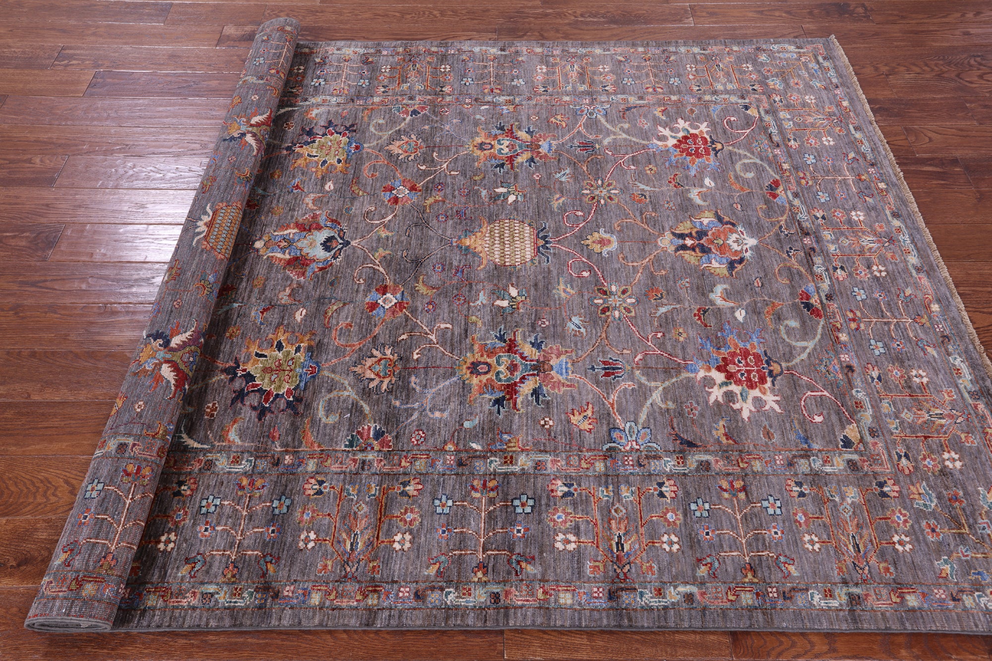 Peshawar Hand Knotted Wool Rug - 5' 9" X 8' 4" - Golden Nile