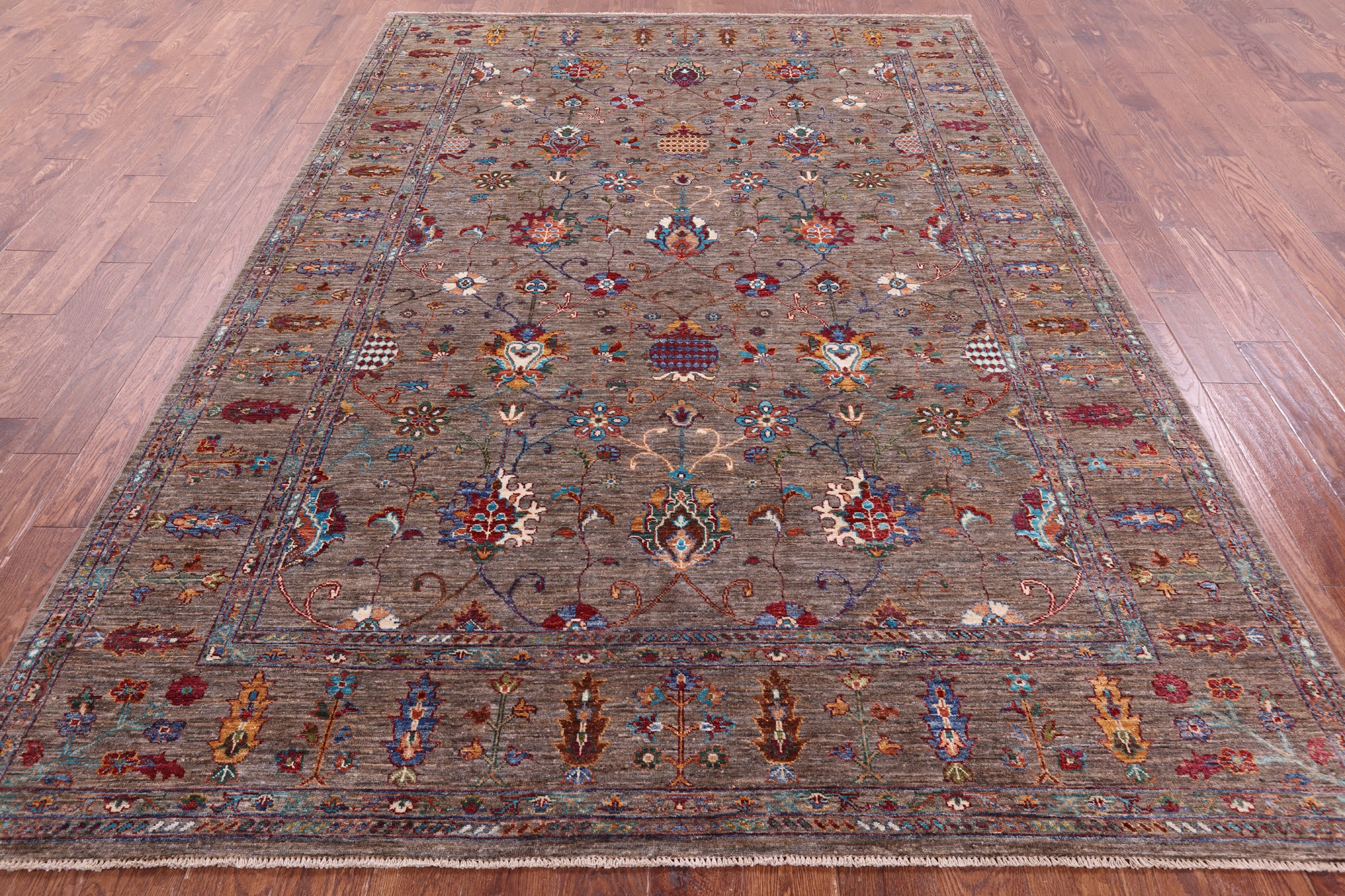 Peshawar Hand Knotted Wool Rug - 7' 0" X 10' 0" - Golden Nile