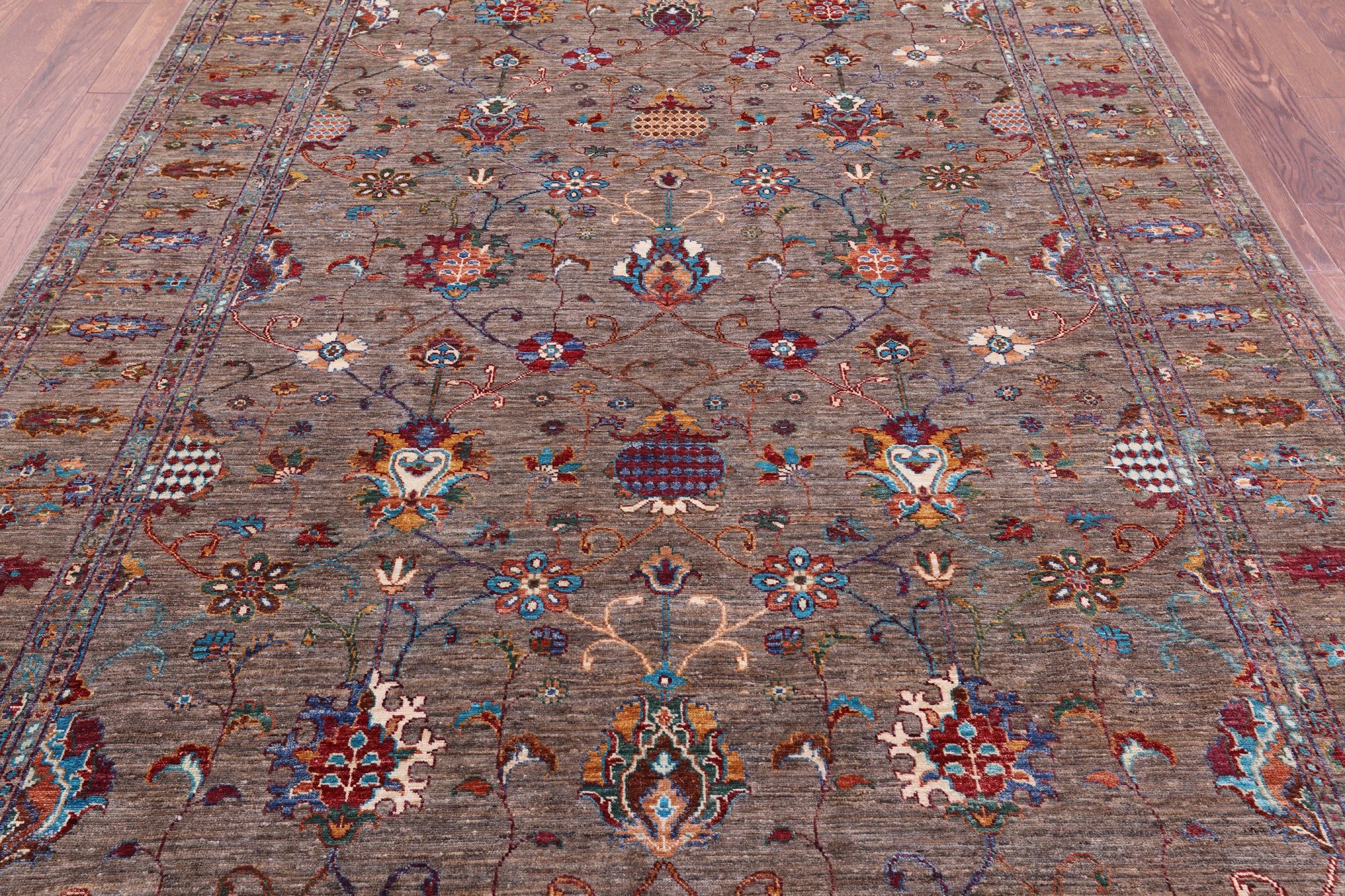 Peshawar Hand Knotted Wool Rug - 7' 0" X 10' 0" - Golden Nile