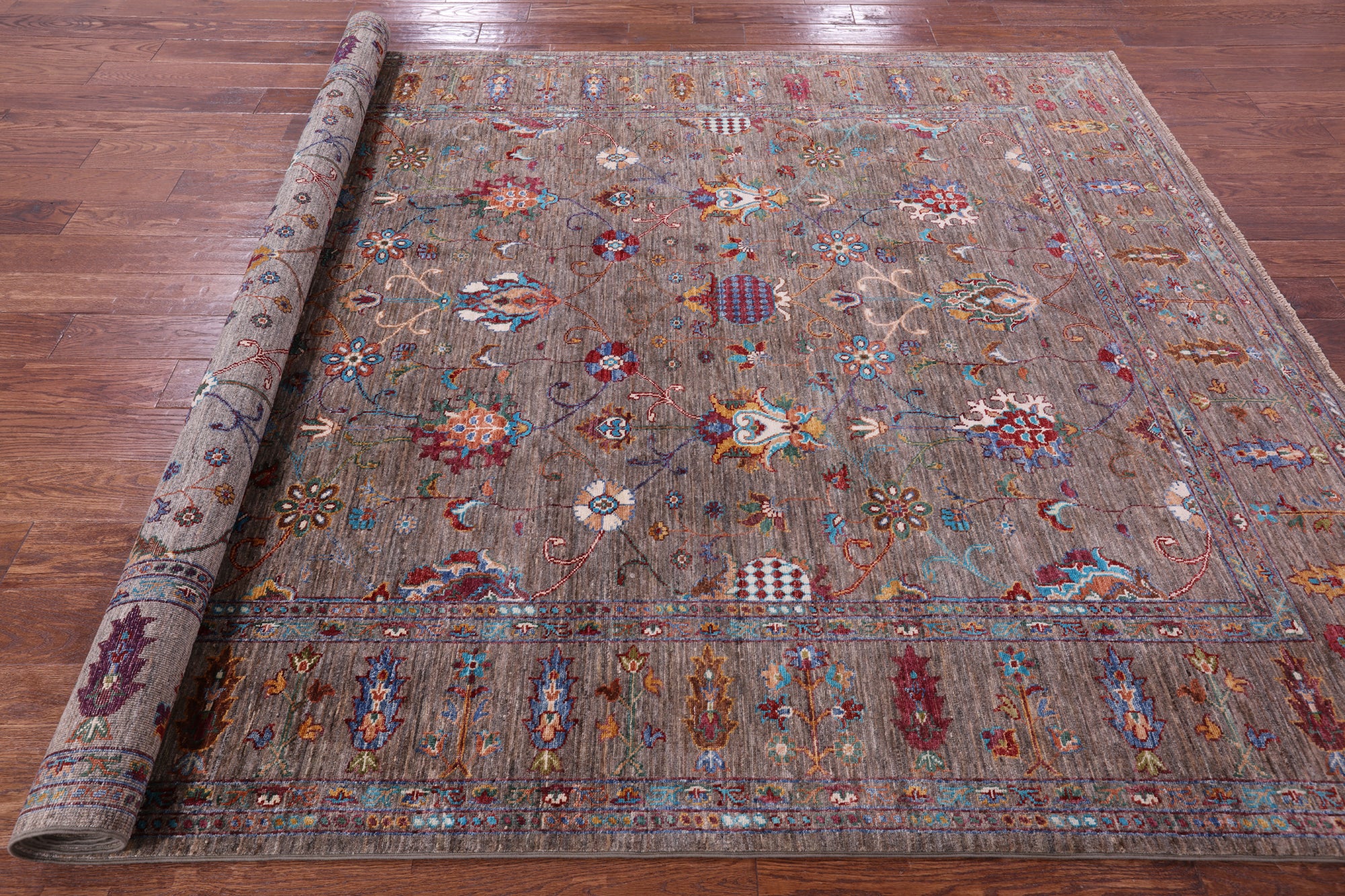 Peshawar Hand Knotted Wool Rug - 7' 0" X 10' 0" - Golden Nile
