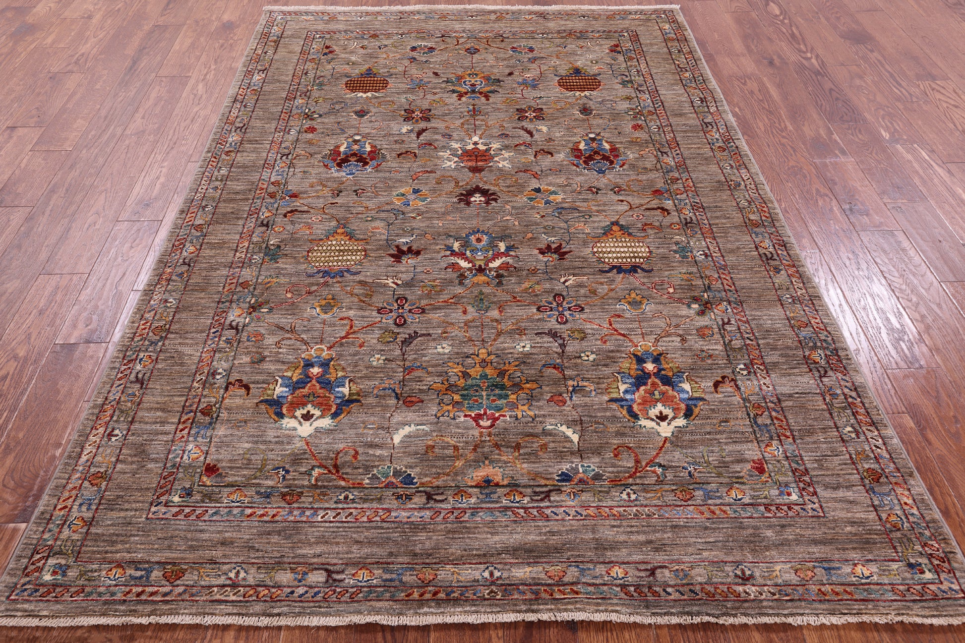 Peshawar Hand Knotted Wool Rug - 5' 7" X 8' 1" - Golden Nile