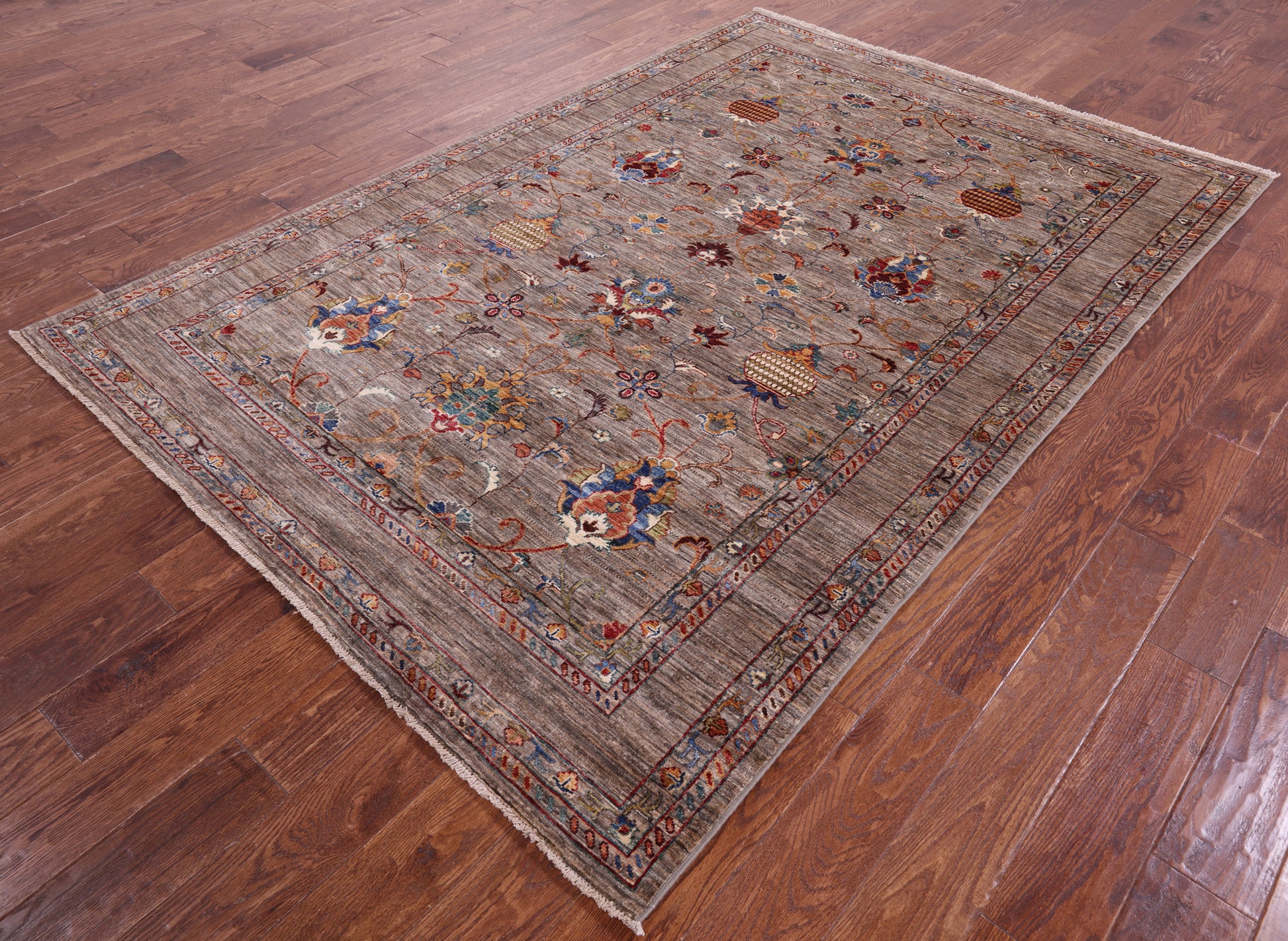 Peshawar Hand Knotted Wool Rug - 5' 7" X 8' 1" - Golden Nile