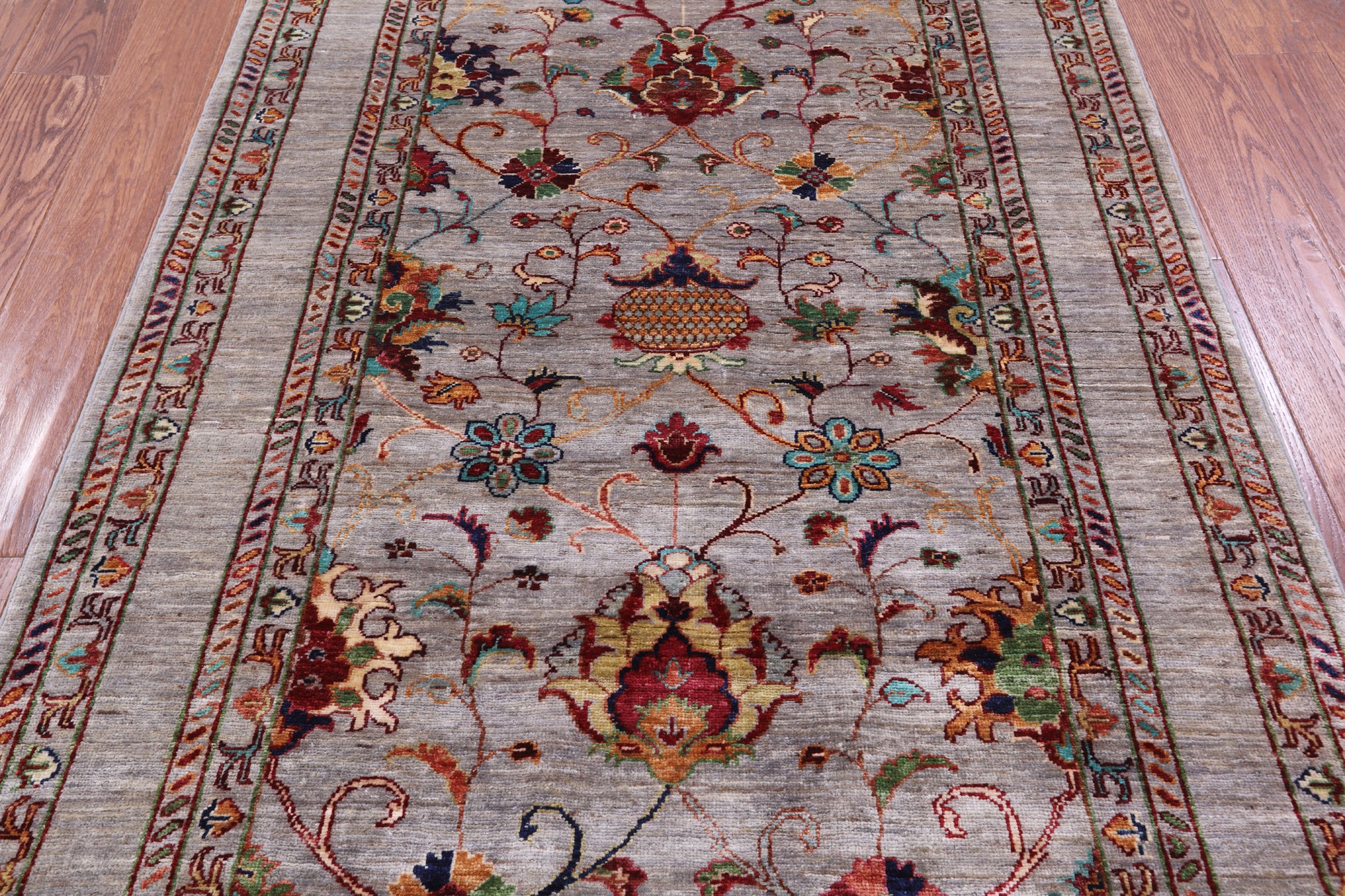Peshawar Hand Knotted Wool Rug - 4' 1" X 5' 11" - Golden Nile