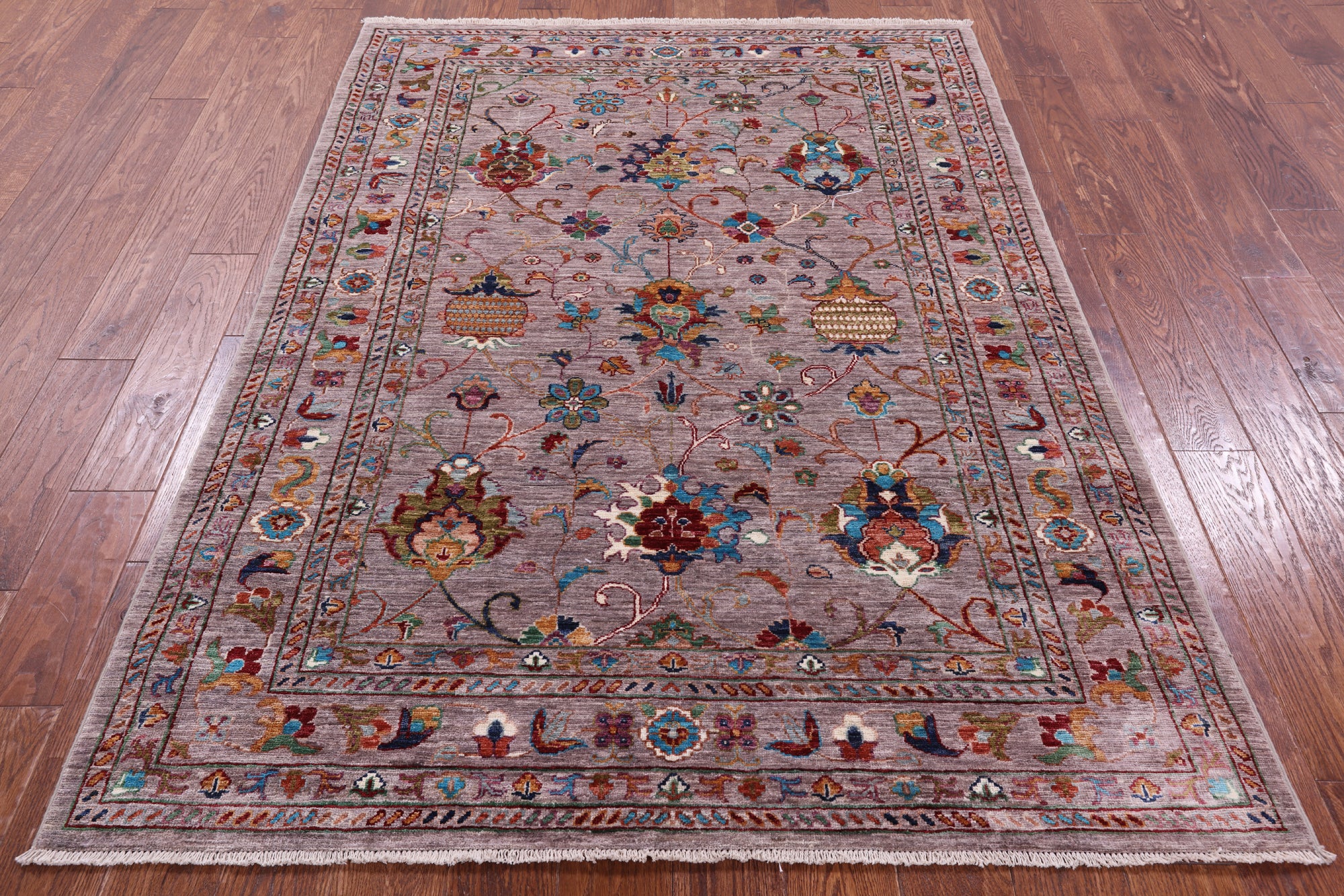 Peshawar Hand Knotted Wool Rug - 4' 9" X 6' 6" - Golden Nile